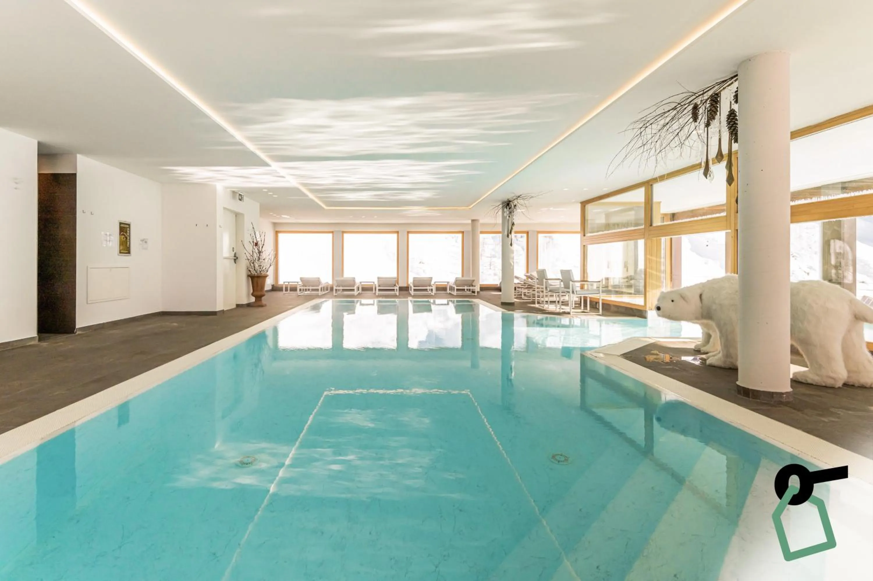 Swimming pool in HOTIDAY Room Collection - Cervinia