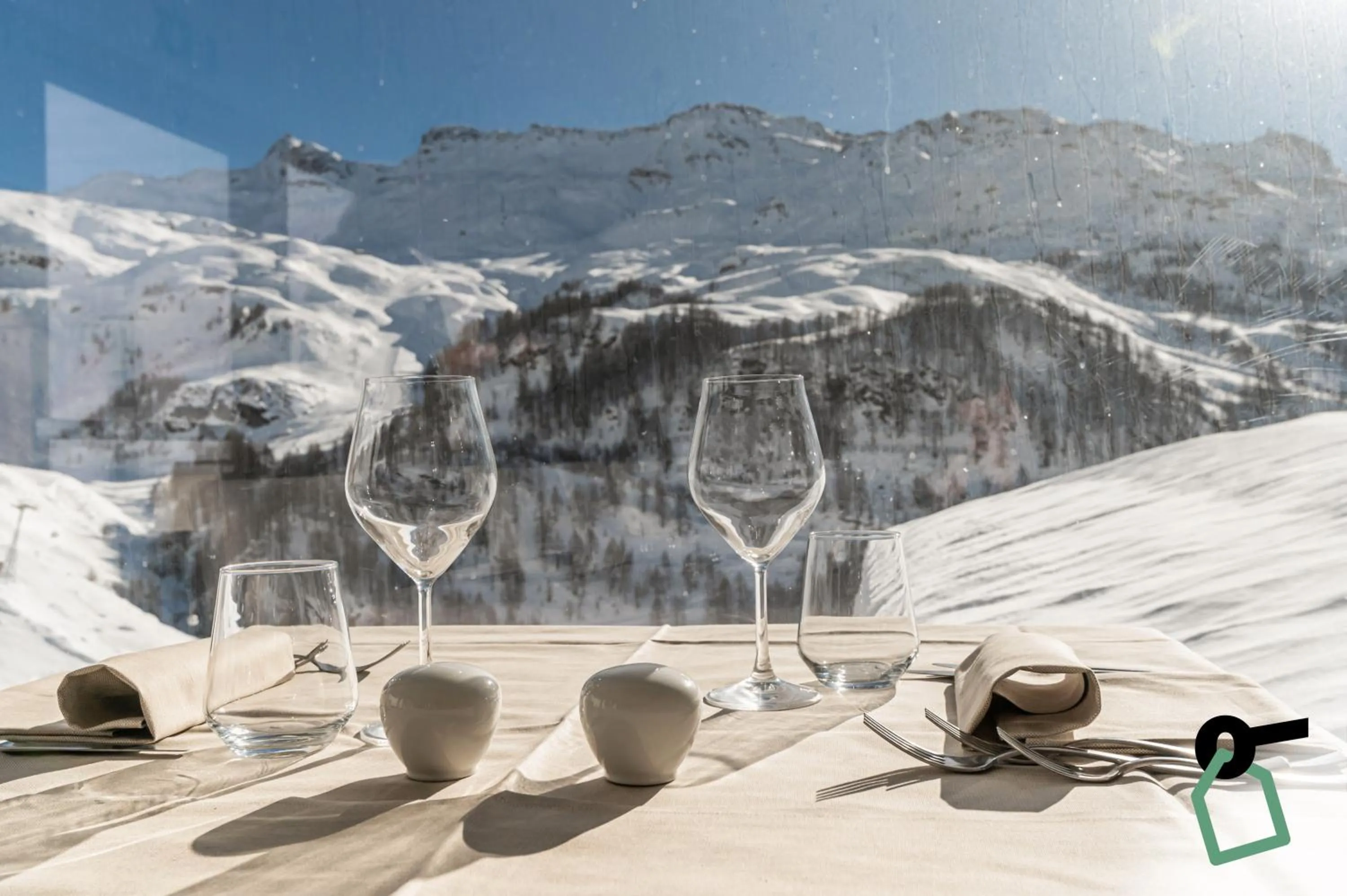 Restaurant/places to eat in HOTIDAY Room Collection - Cervinia