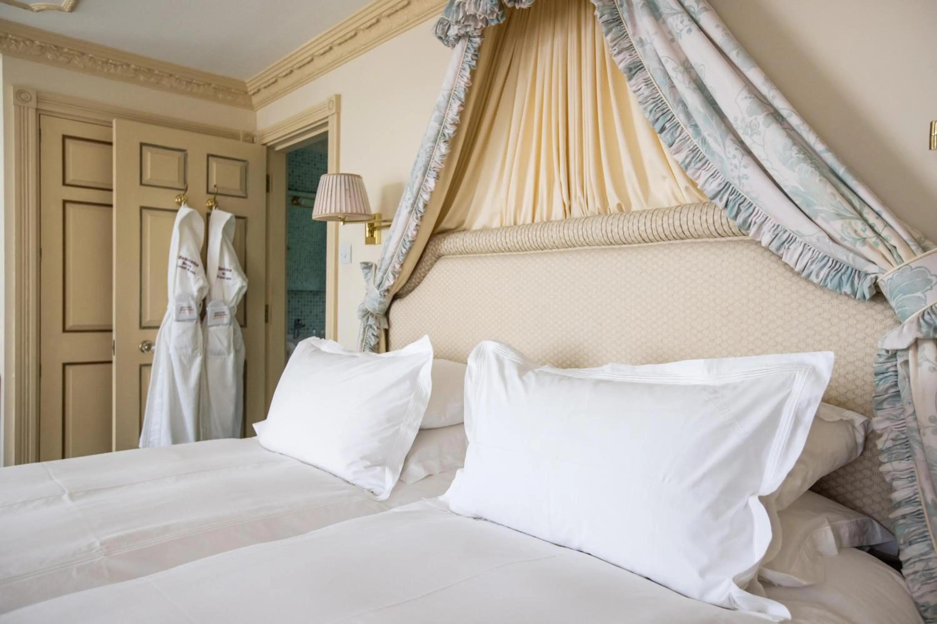 Bedroom, Bed in The Panorama