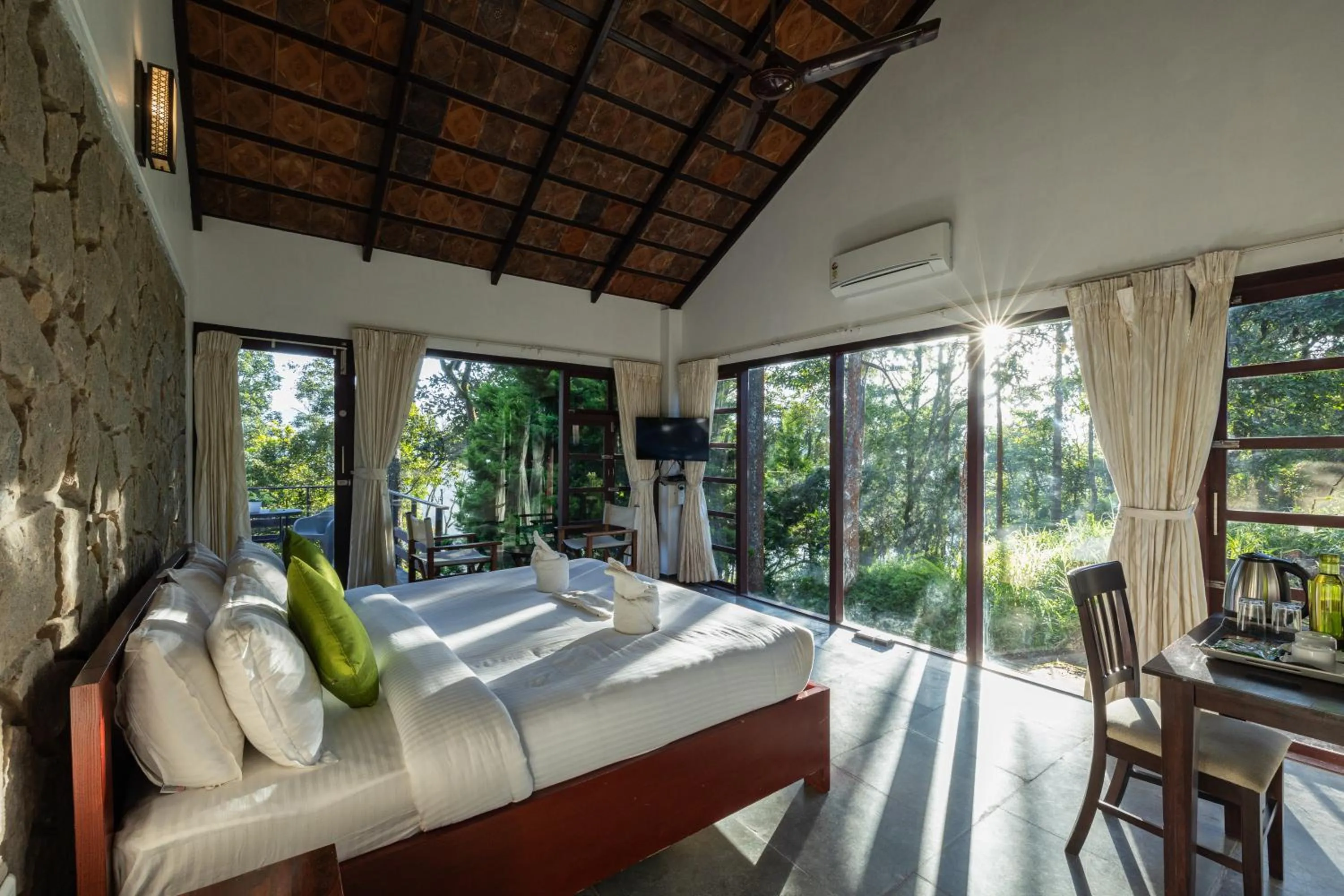 TV and multimedia, Bed in Avadale Munnar (Stag Groups Not Allowed)