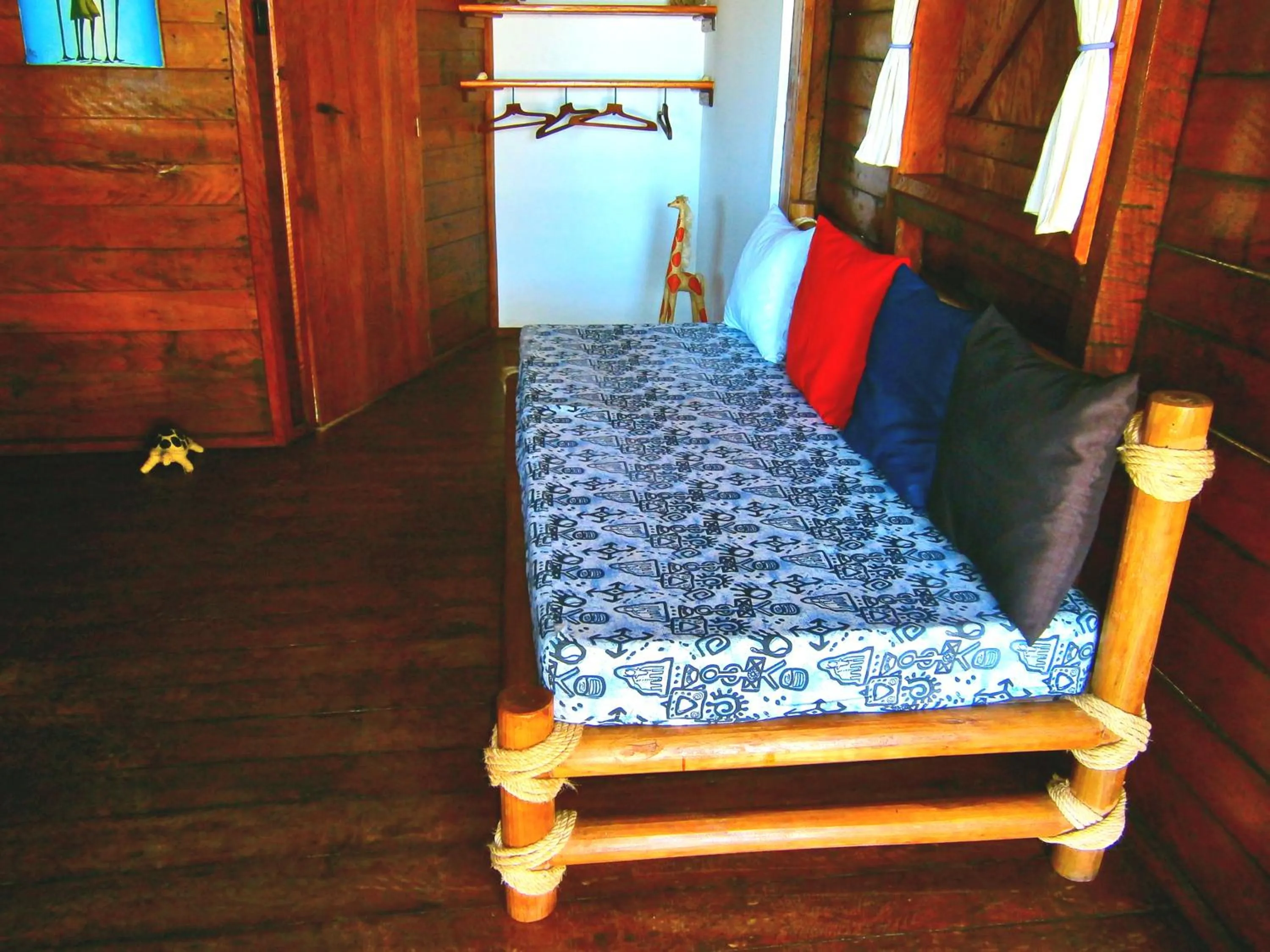 Living room, Bed in Hotel Ecolodge Riake Resort & Villa