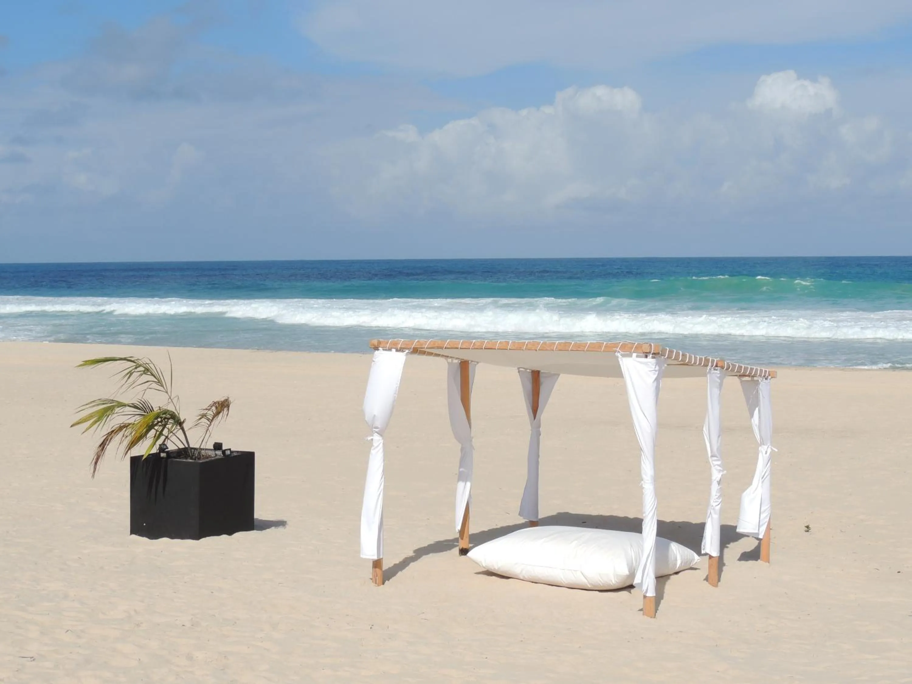 Beach in Hotel Ecolodge Riake Resort & Villa