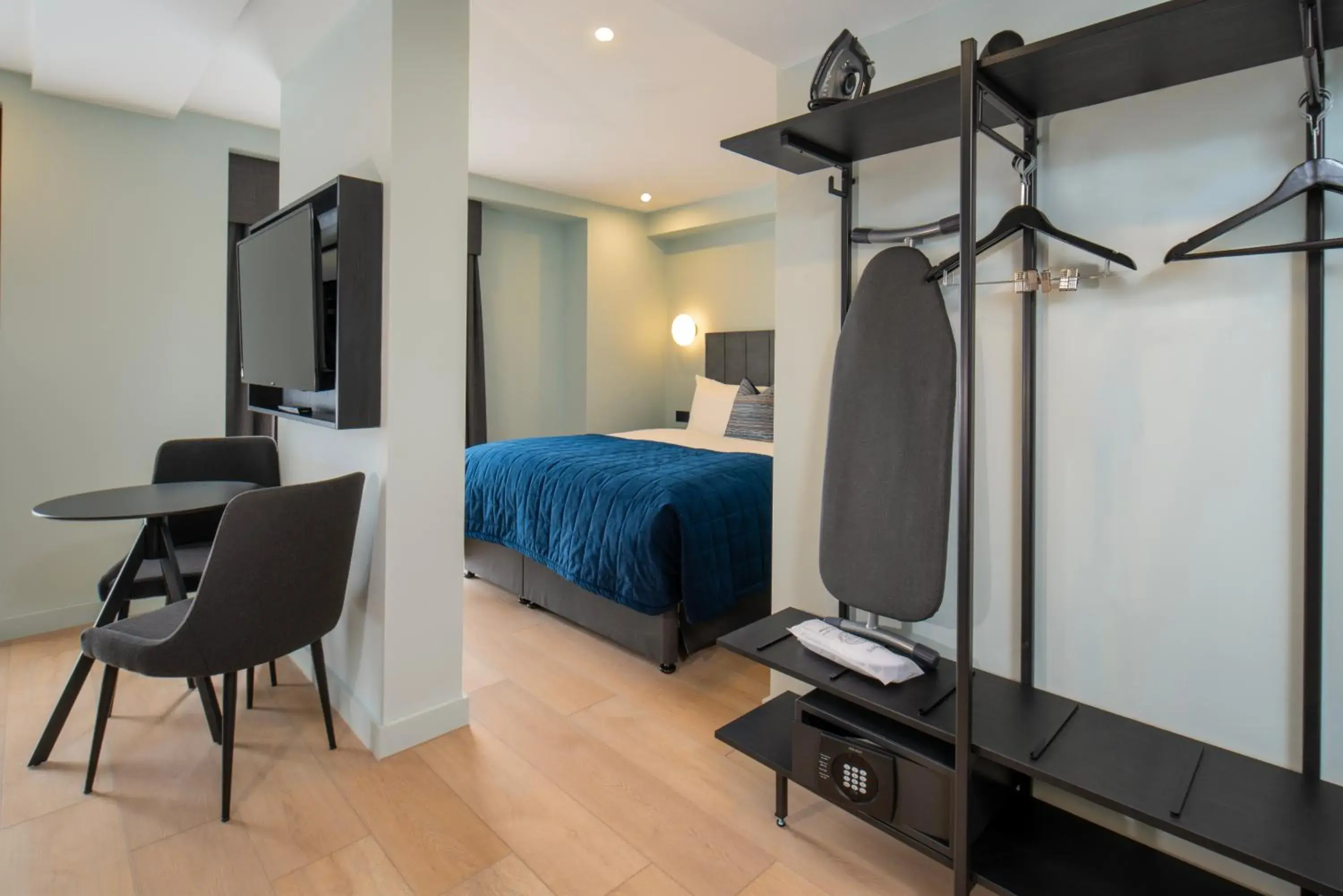 Deluxe Family Studio in Aparthotel Birmingham Deluxe Family Studio in Aparthotel Birmingham