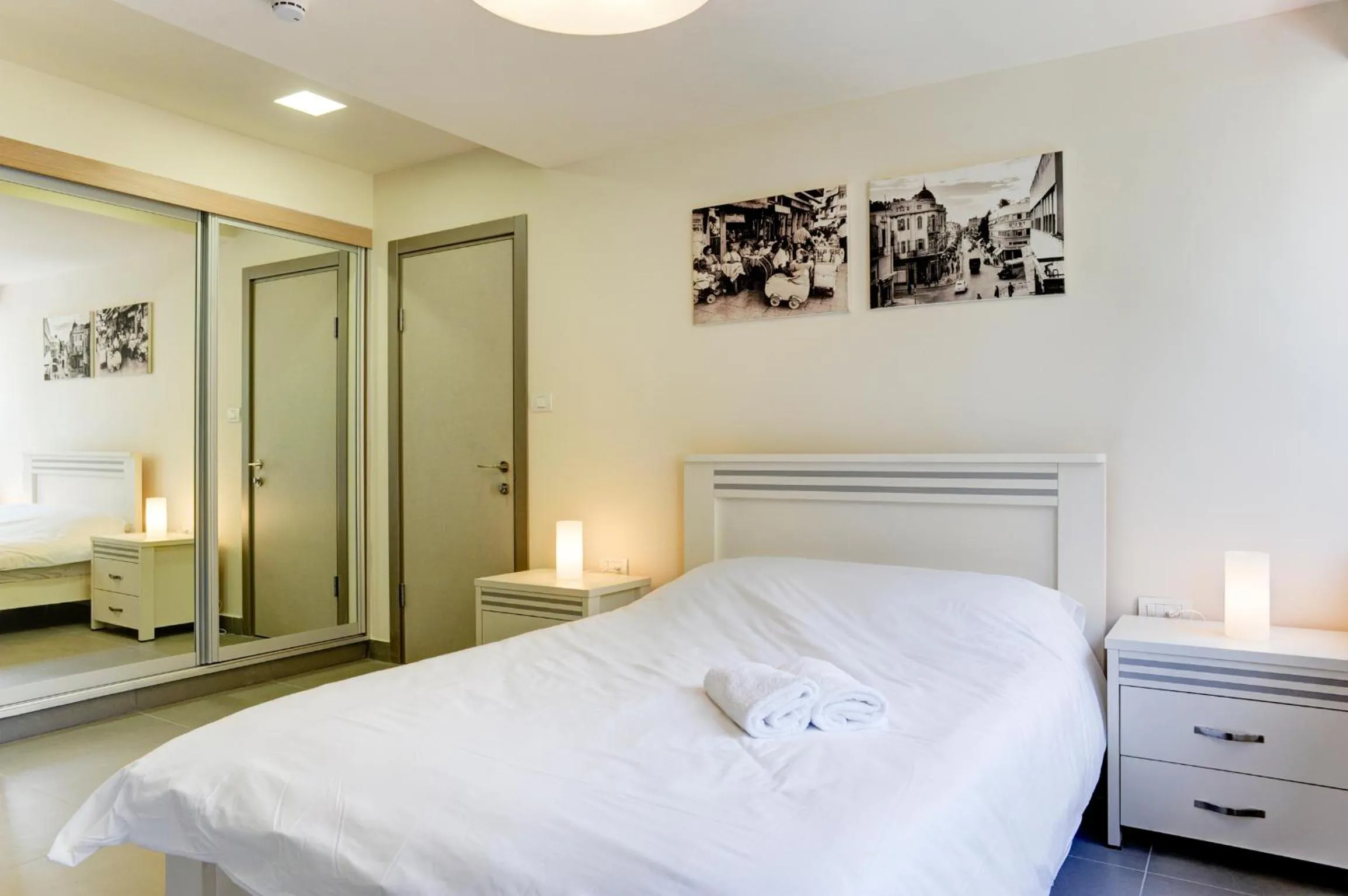 Photo of the whole room, Bed in Dizengoff Inn Apartments