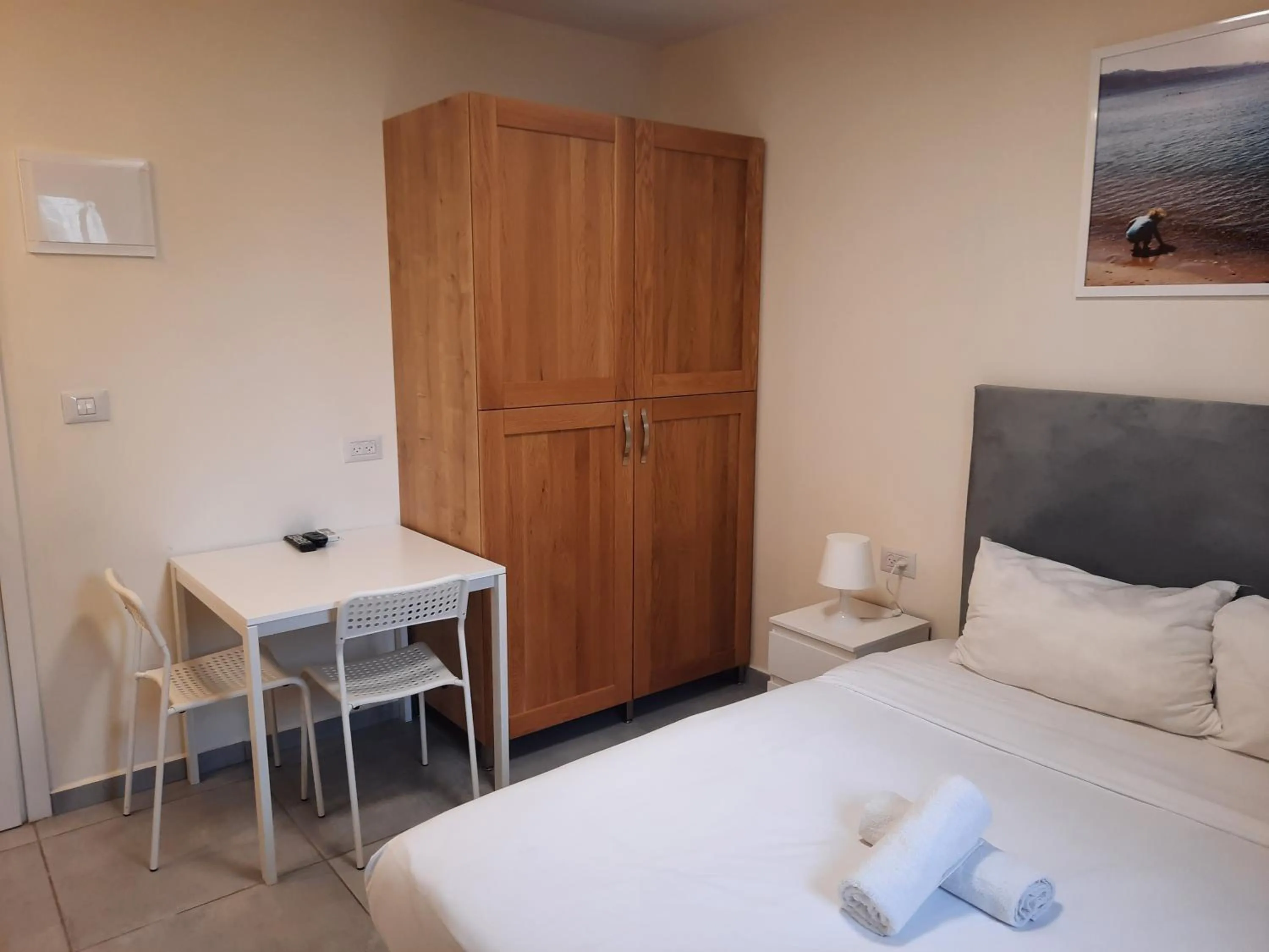 Bed in Dizengoff Inn Apartments