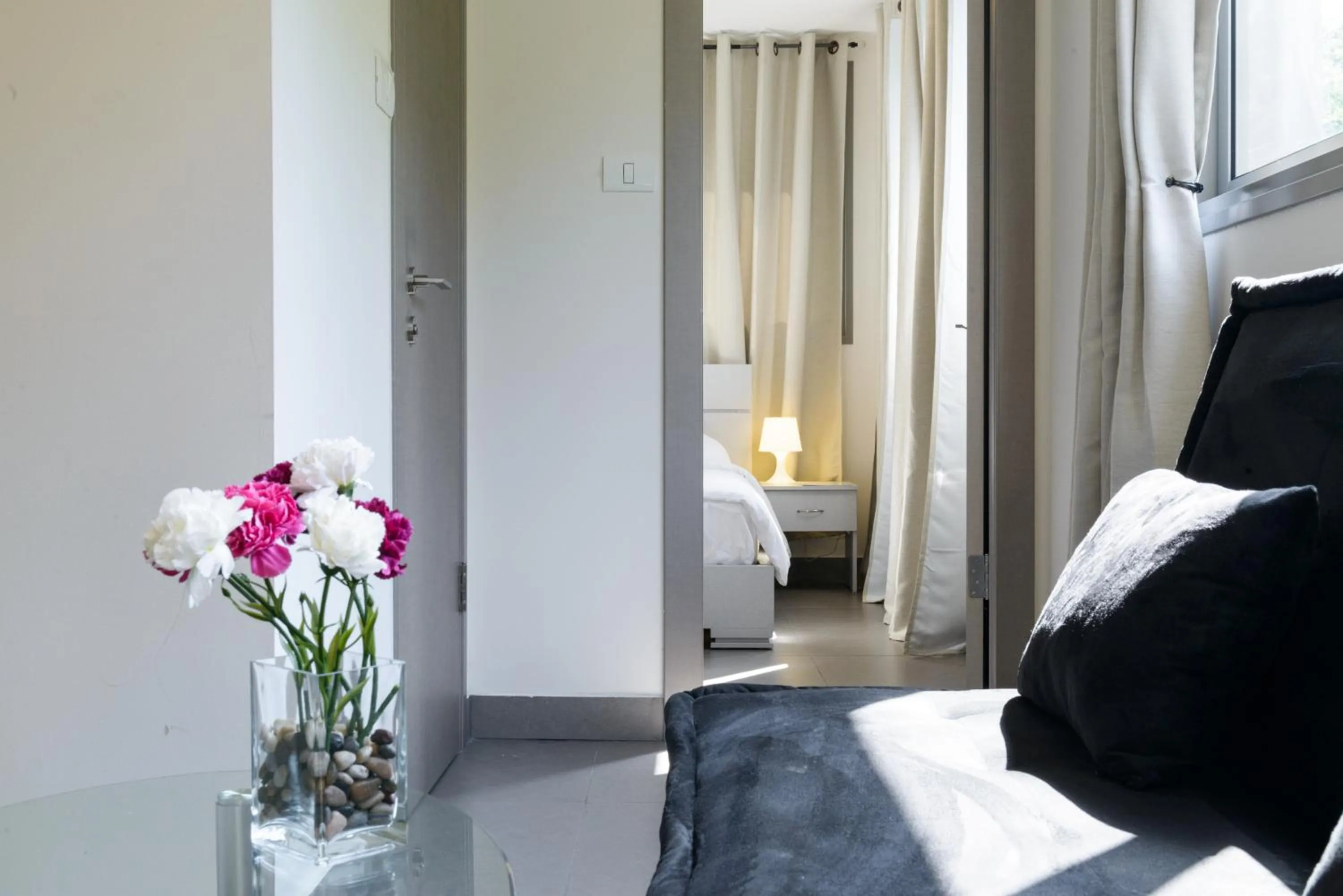 Bed in Dizengoff Inn Apartments