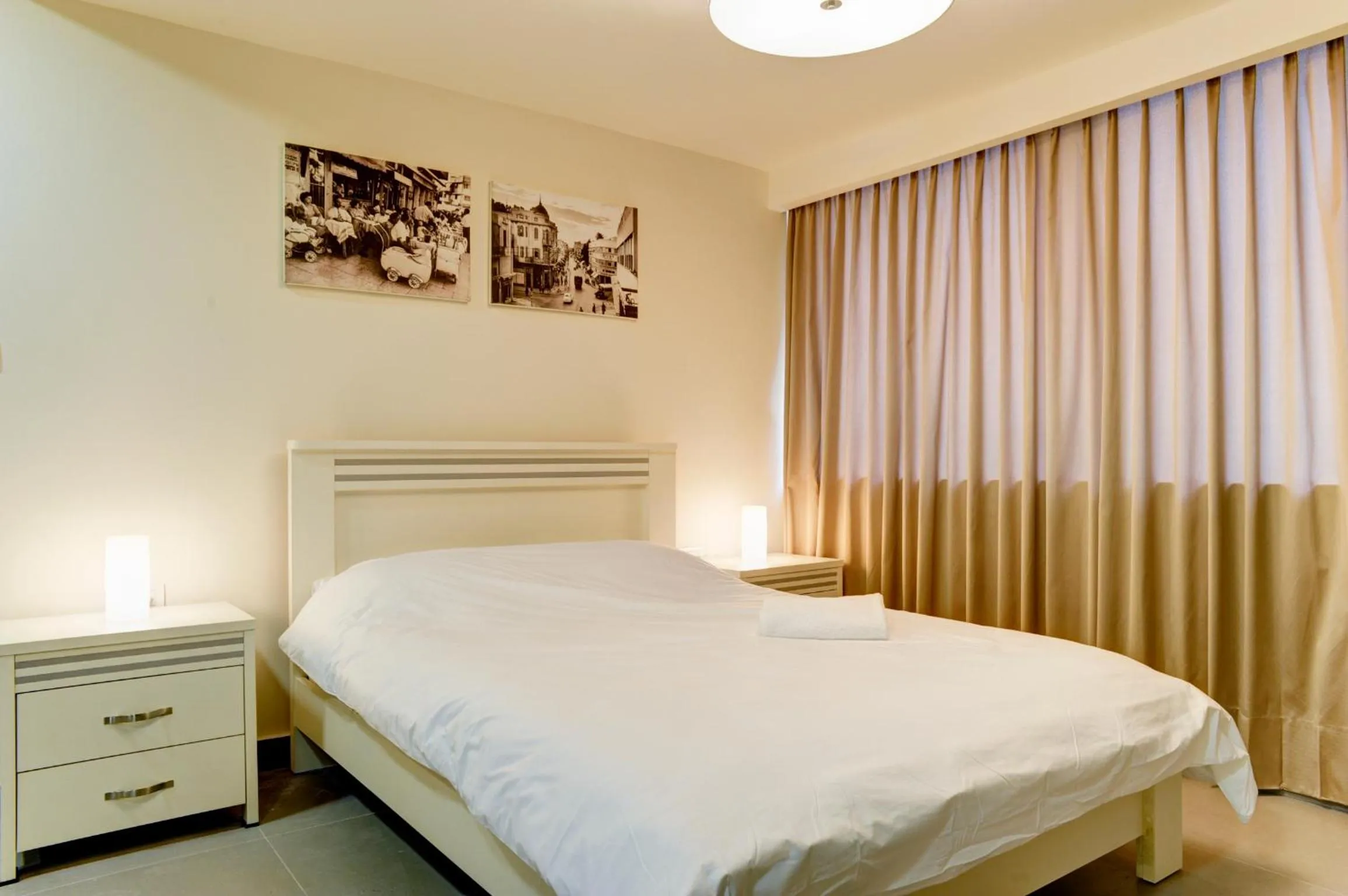 Photo of the whole room, Bed in Dizengoff Inn Apartments