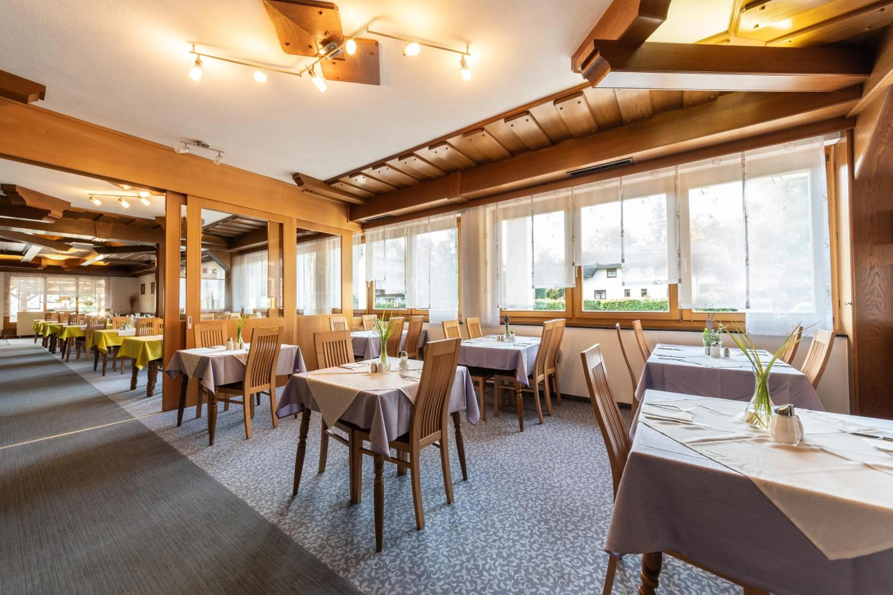 Restaurant/places to eat in Seelacherhof