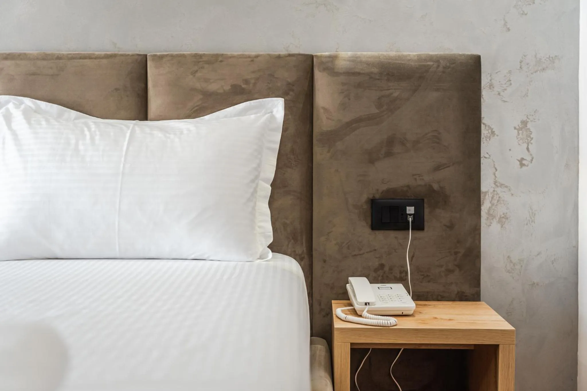 Bed in Relax Inn Hotel Durres