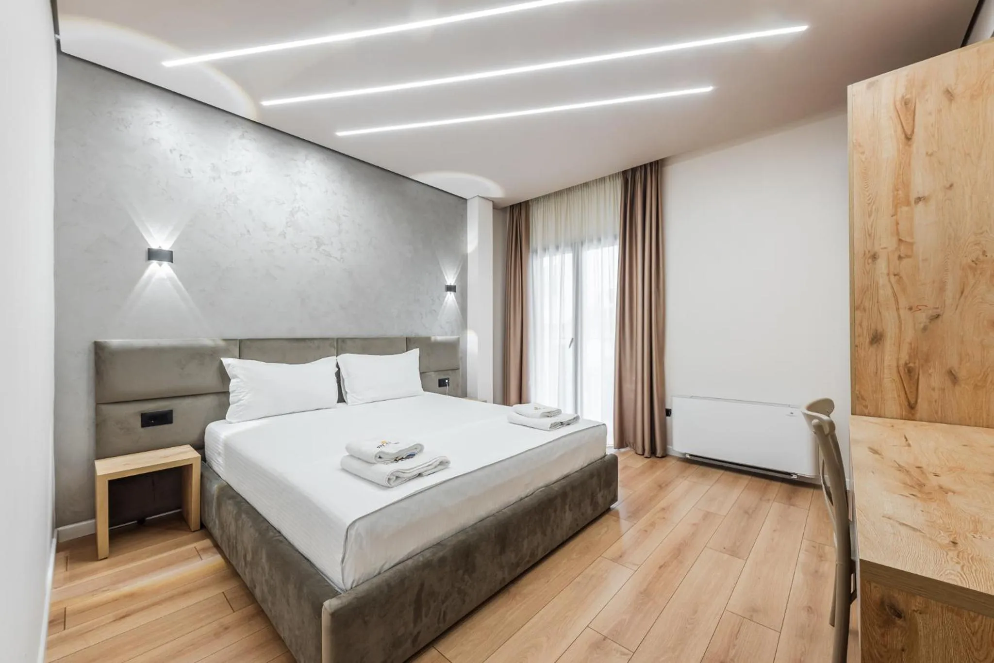 Bed in Relax Inn Hotel Durres