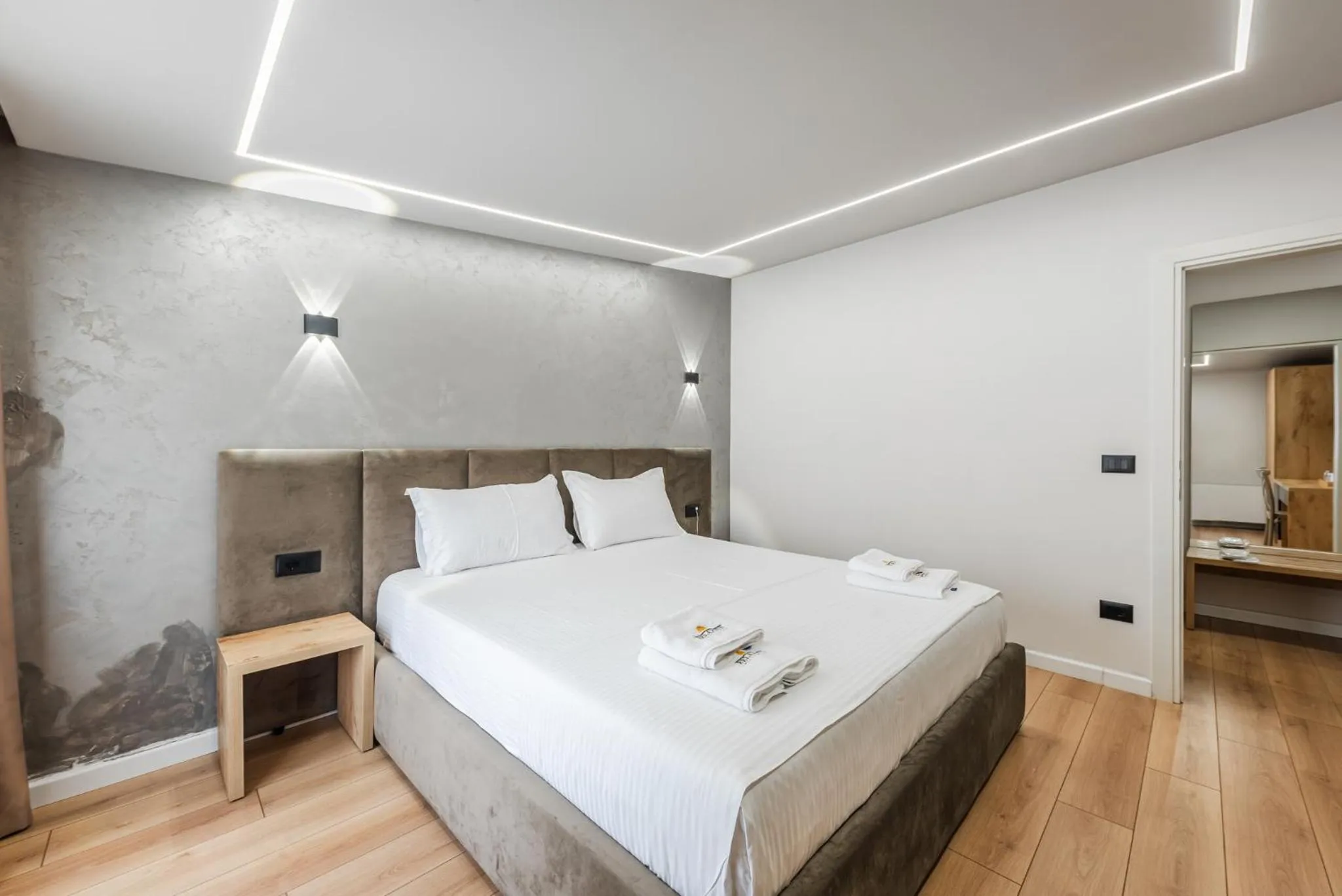 Bed in Relax Inn Hotel Durres