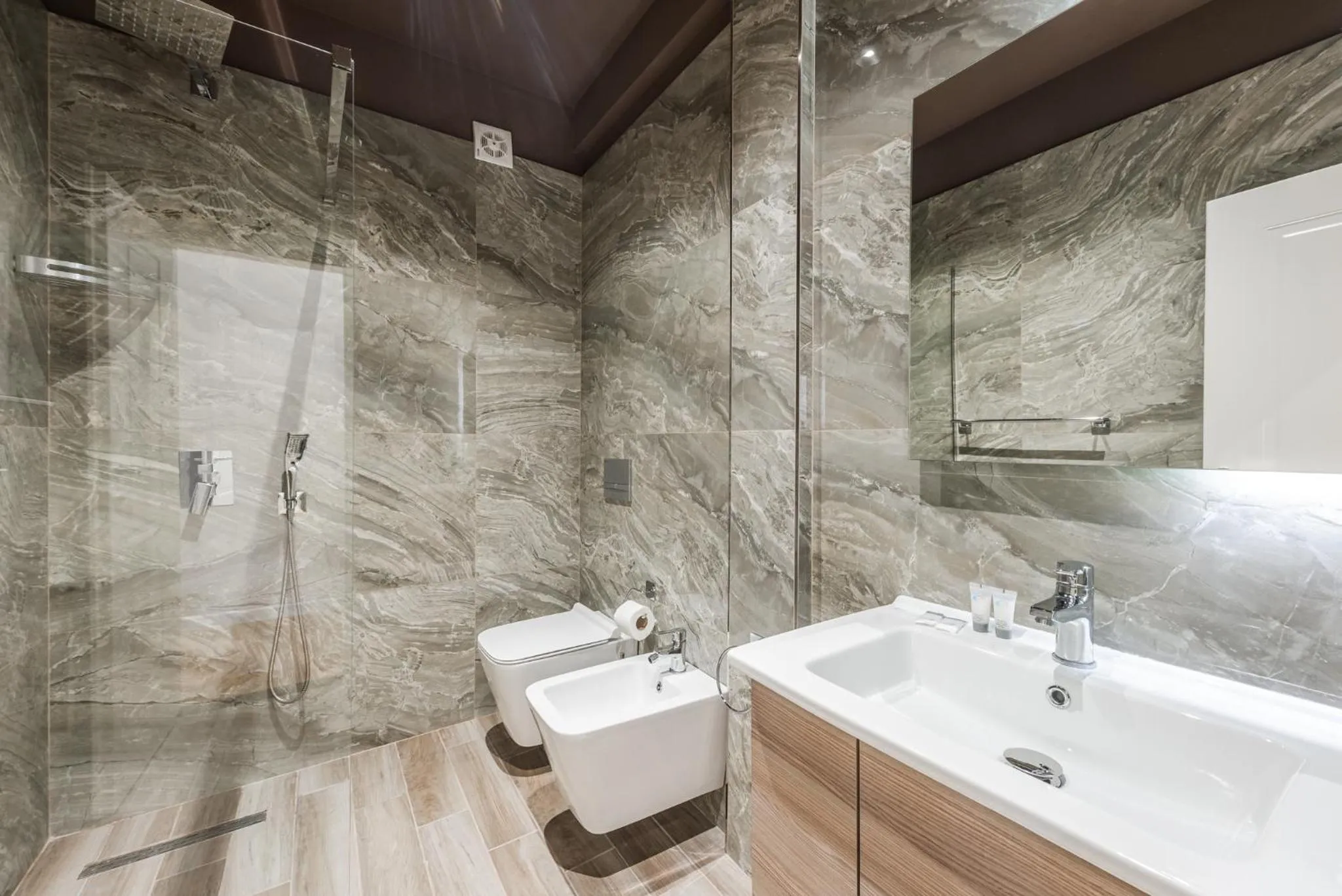 Toilet in Relax Inn Hotel Durres