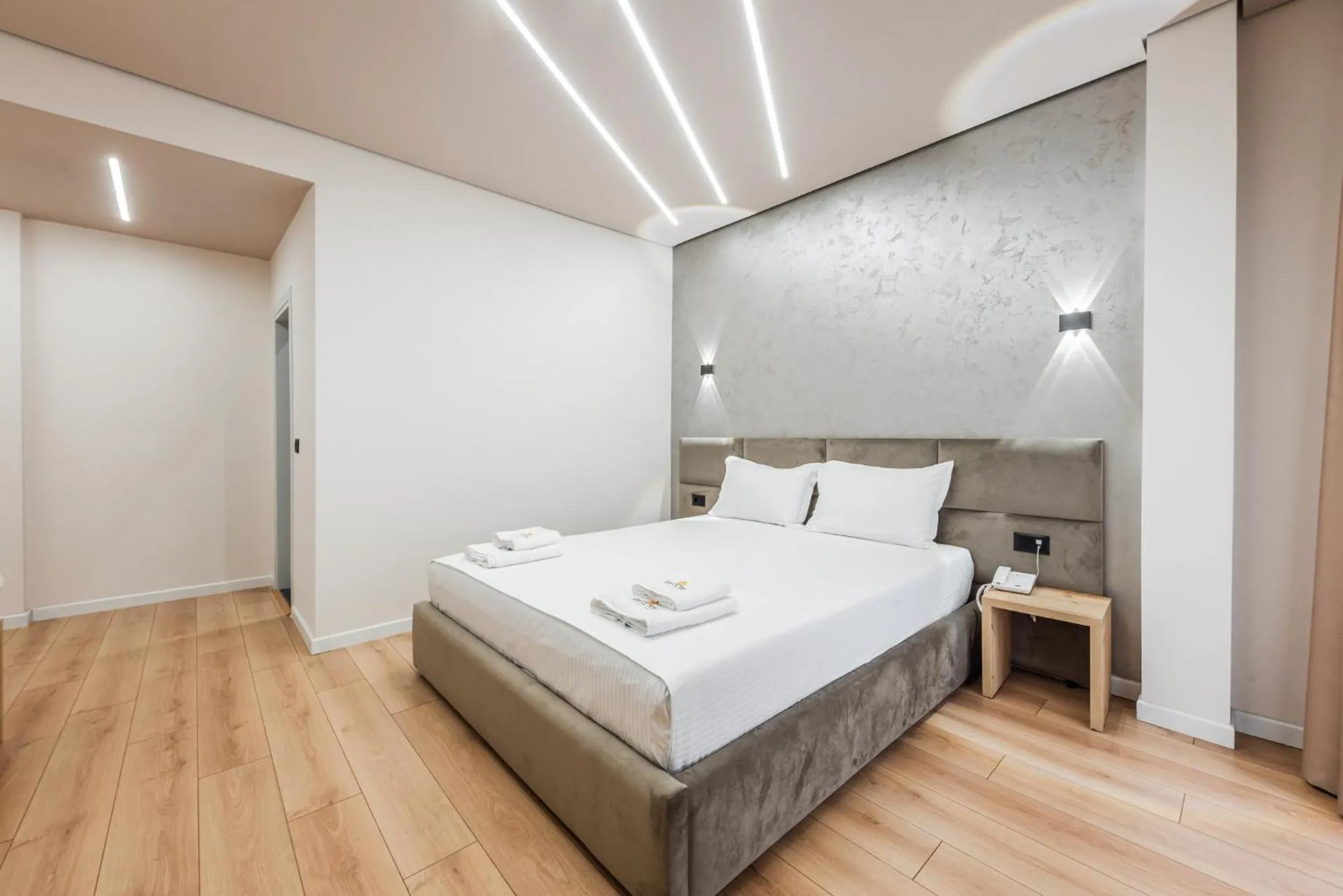 Bed in Relax Inn Hotel Durres