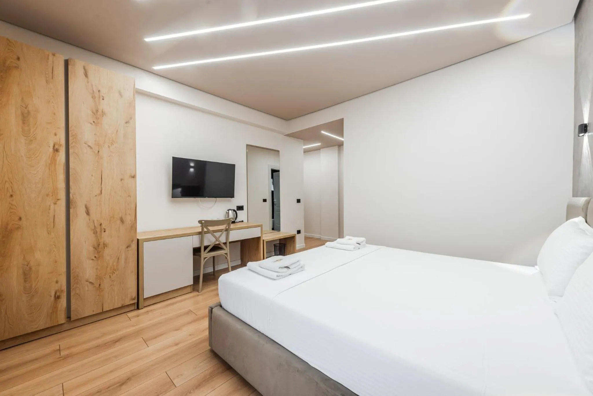 Bed in Relax Inn Hotel Durres