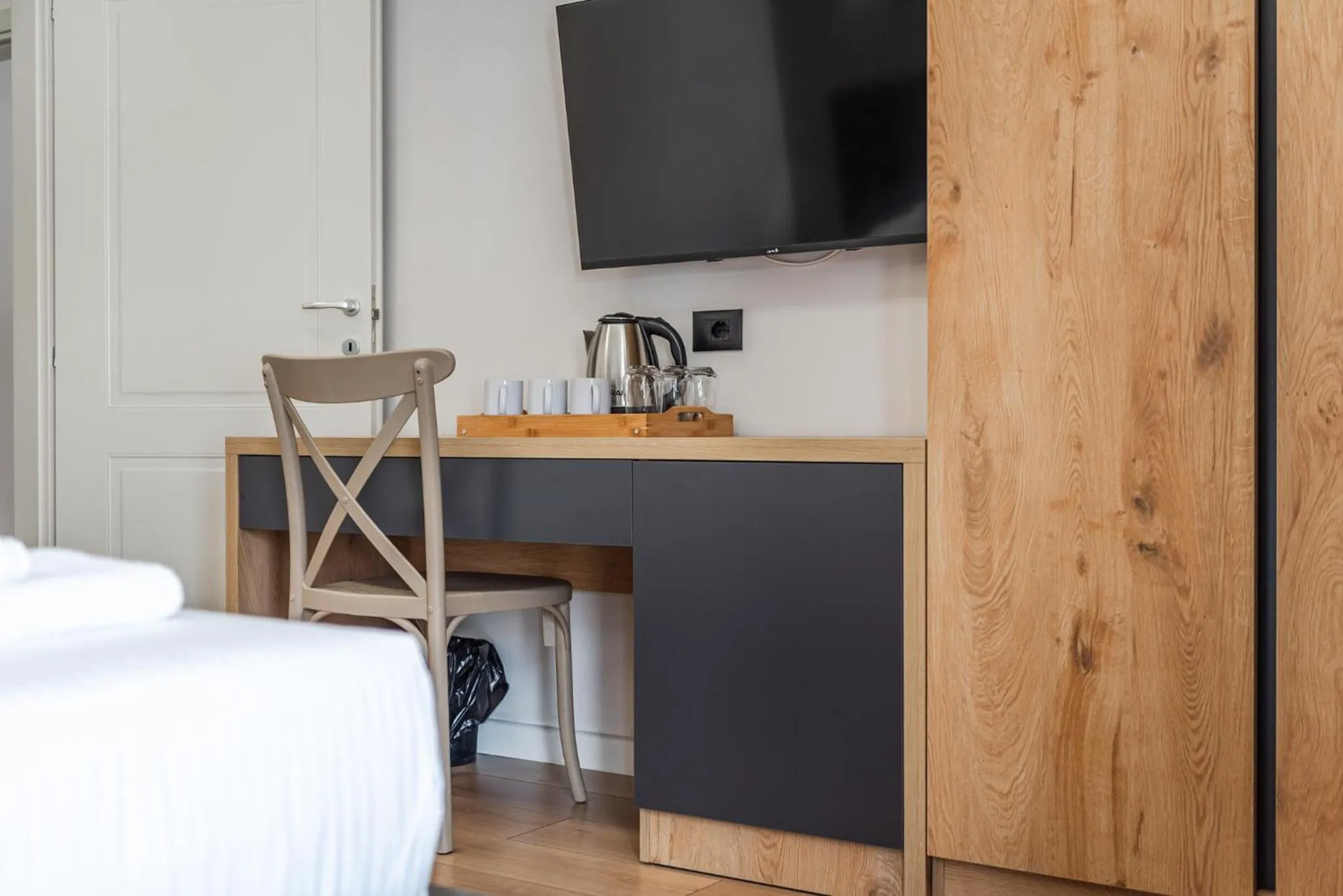 Coffee/tea facilities, Bed in Relax Inn Hotel Durres