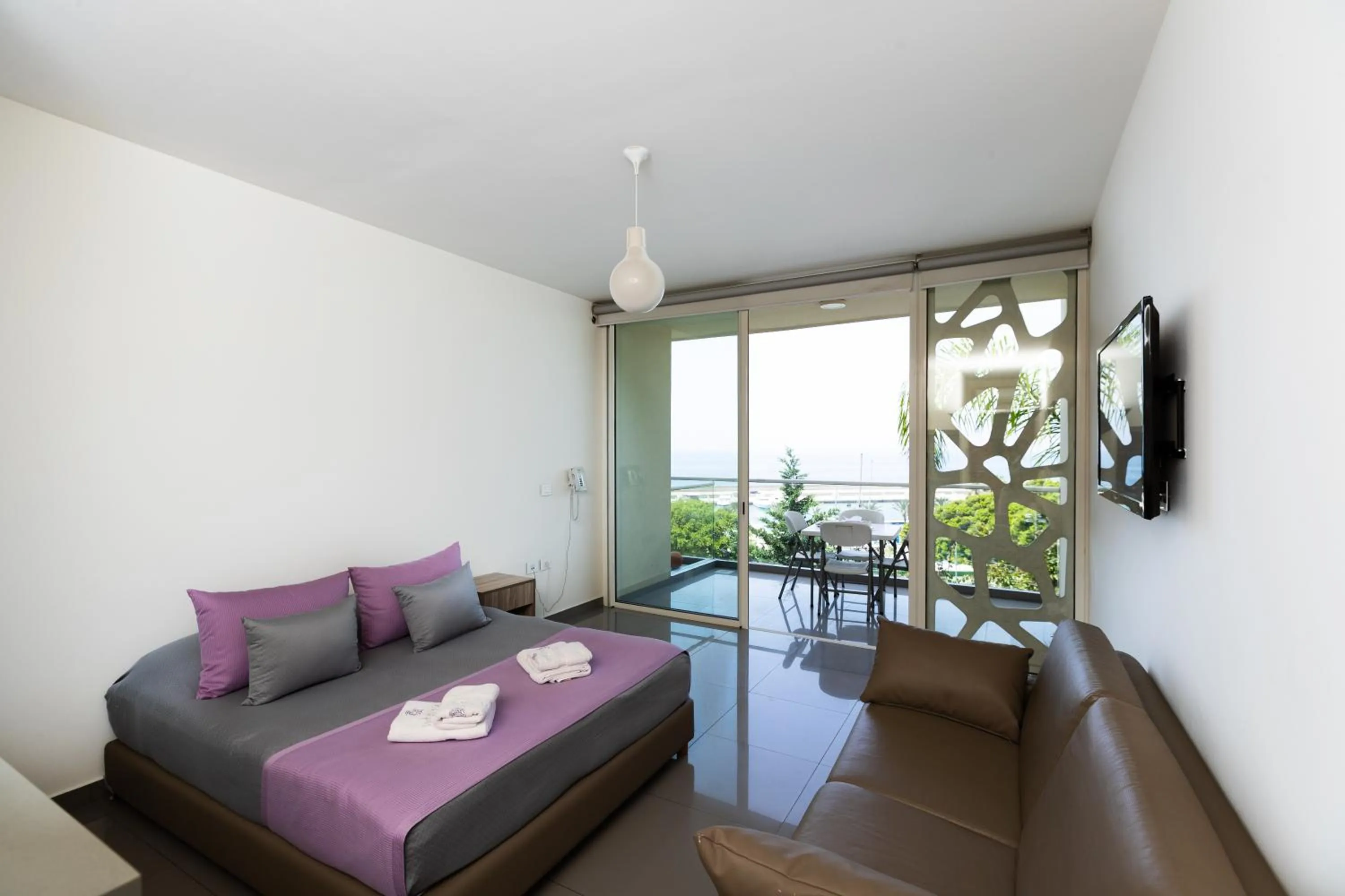 Bed in WhiteLace Resort