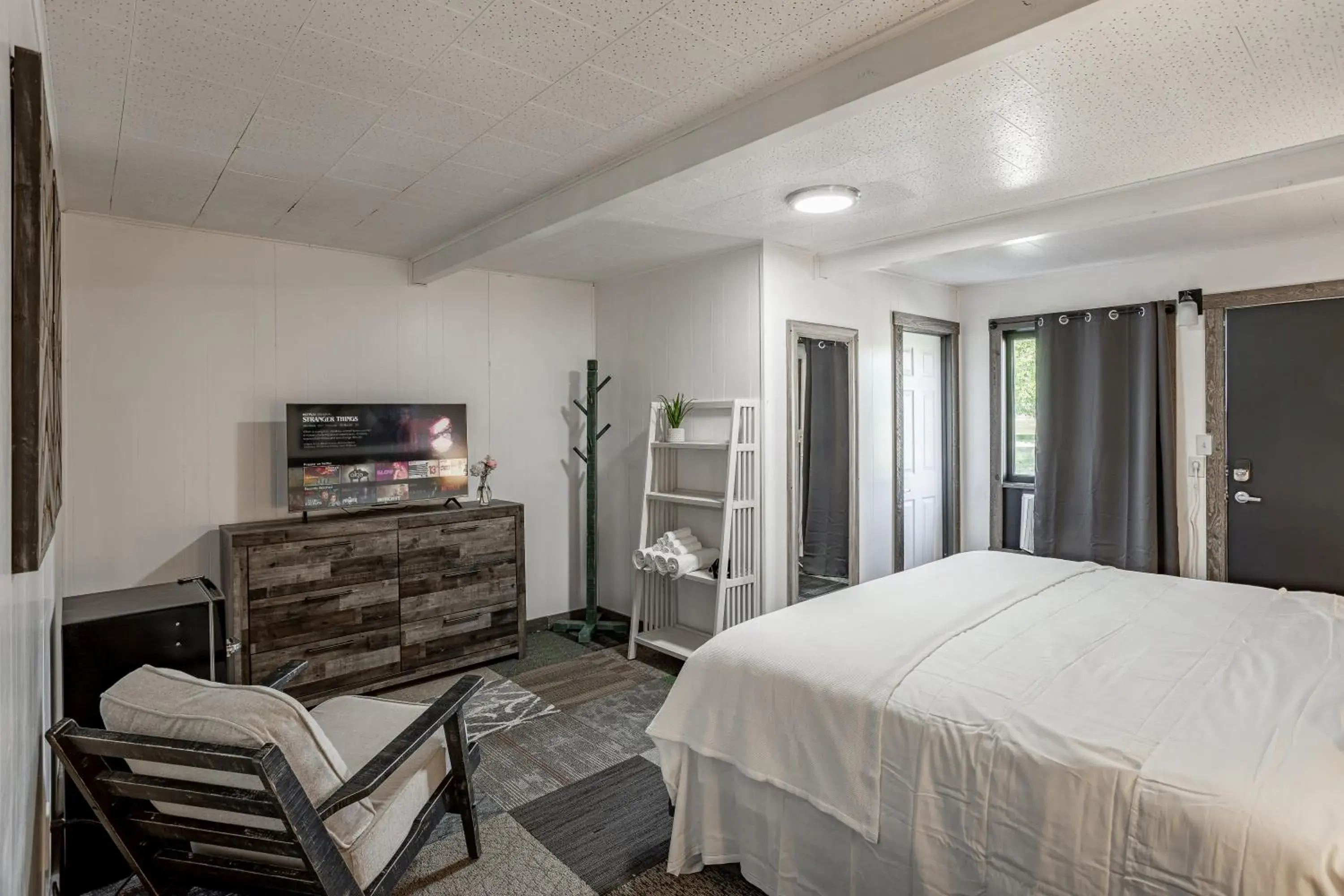 Deluxe King Studio in Copperhead Lodge Deluxe King Studio in Copperhead Lodge