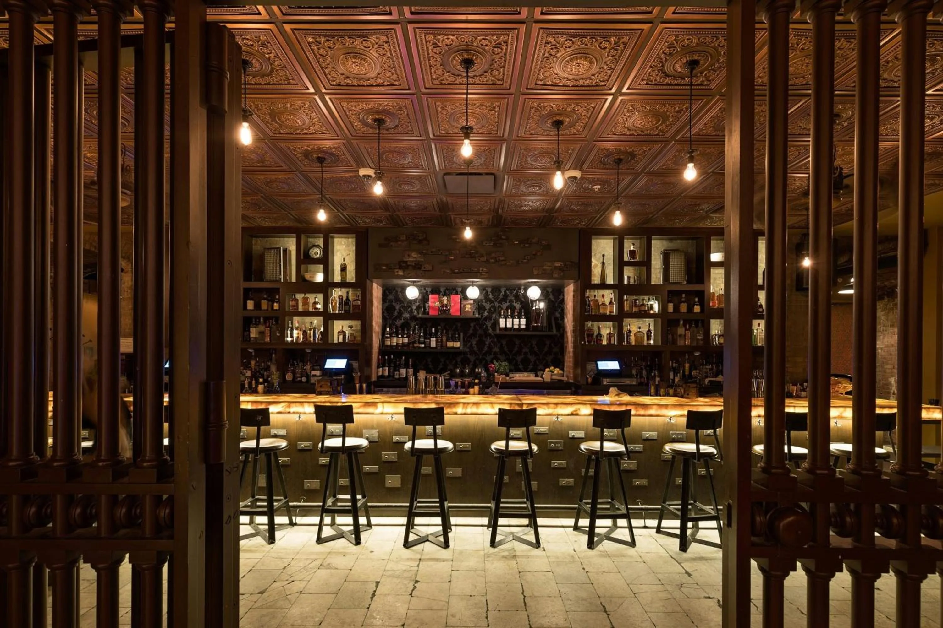 Restaurant/places to eat in Metropolitan at The 9, Autograph Collection