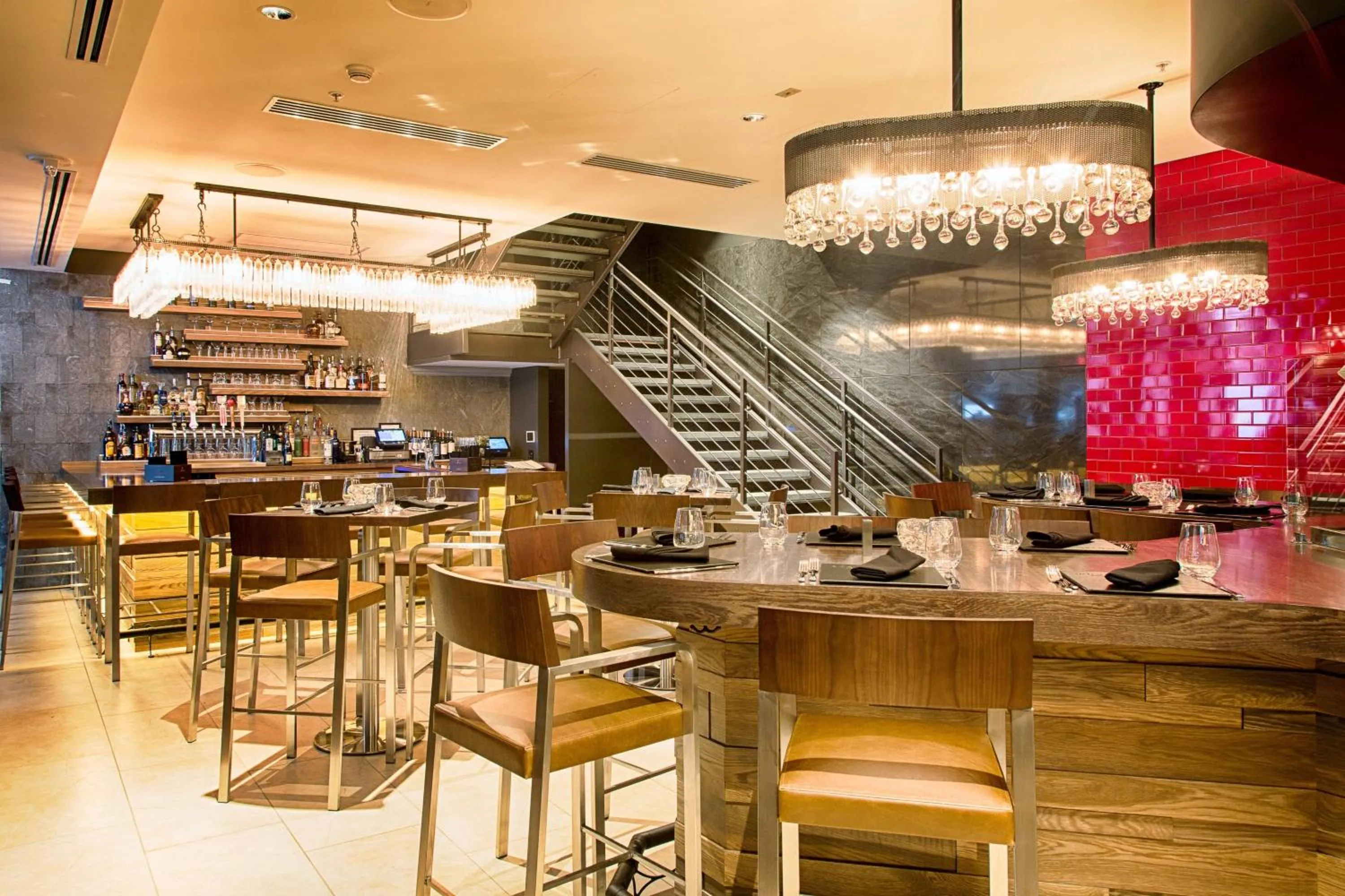 Restaurant/places to eat in Metropolitan at The 9, Autograph Collection