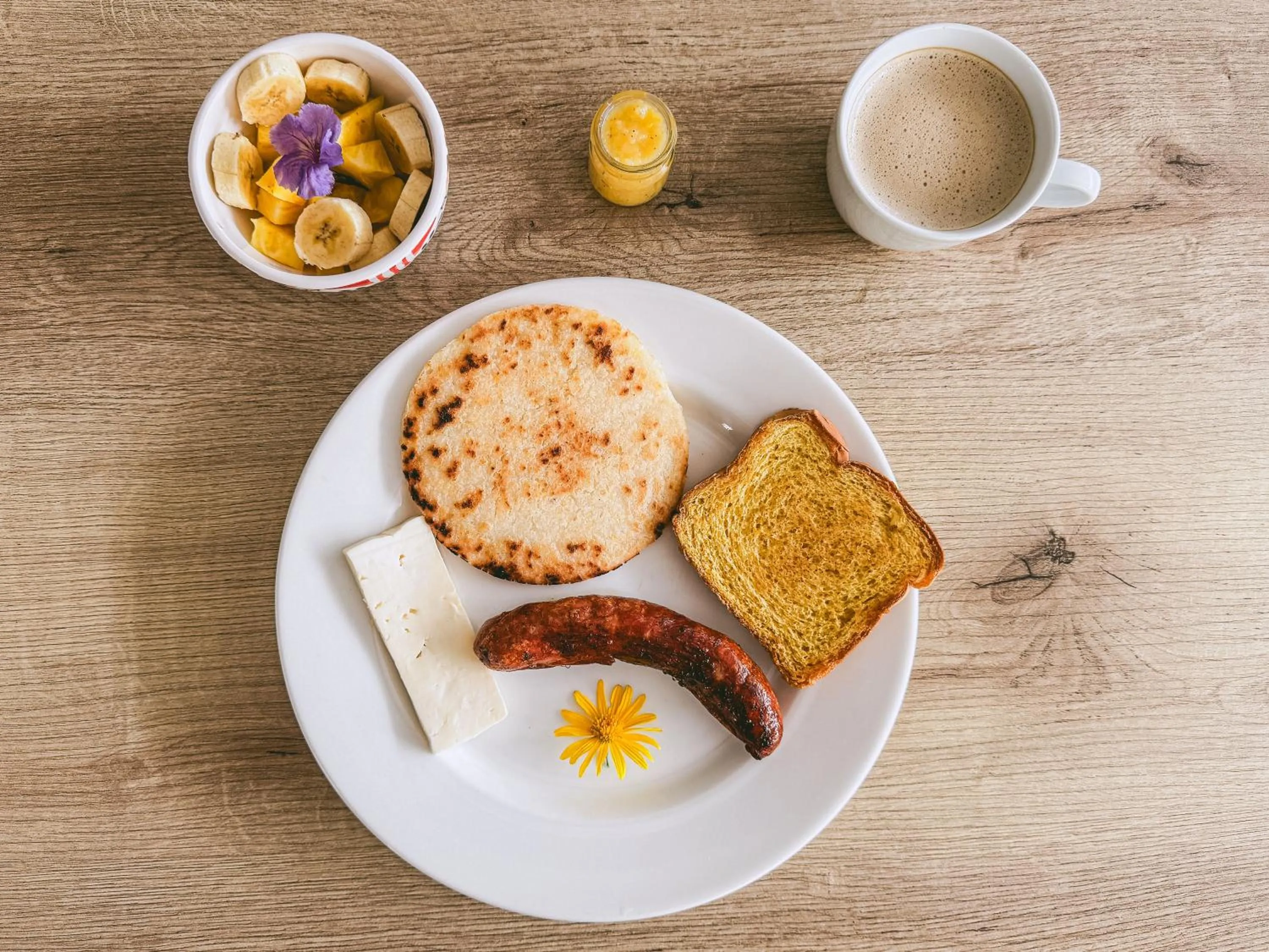 Breakfast in Tierra Maravilla