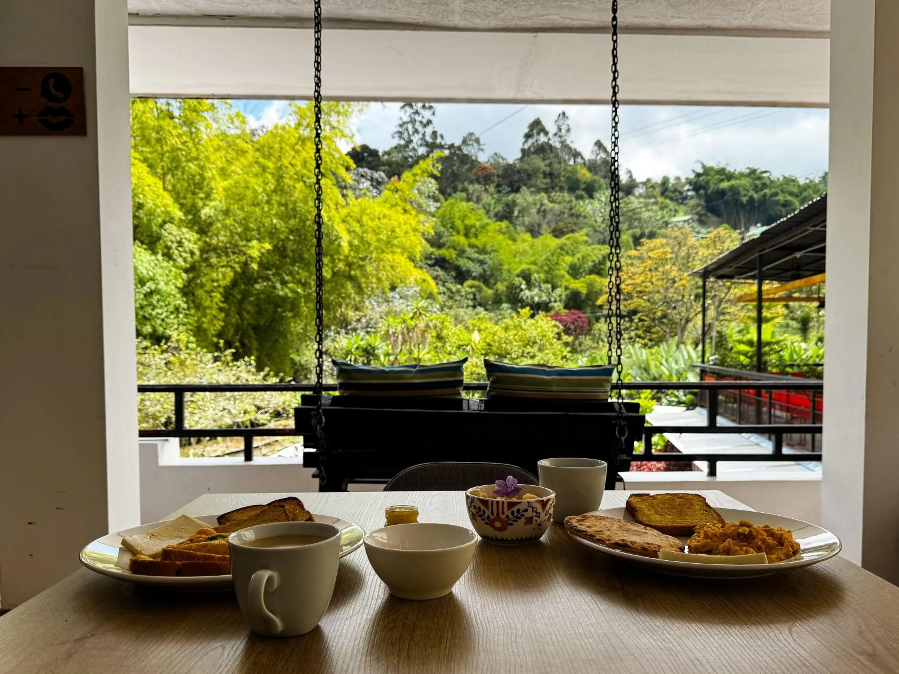 Breakfast in Tierra Maravilla