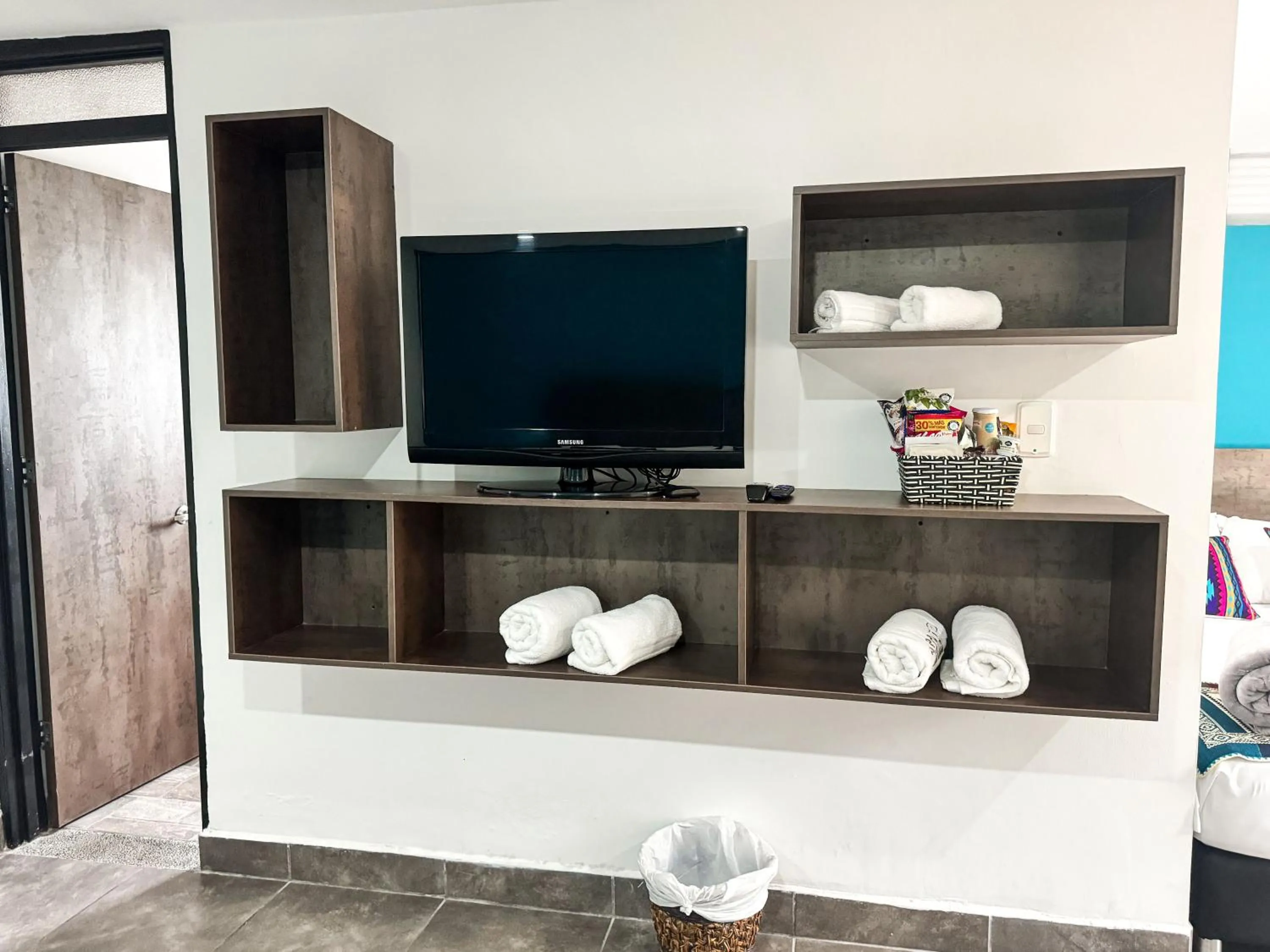 TV and multimedia in Tierra Maravilla