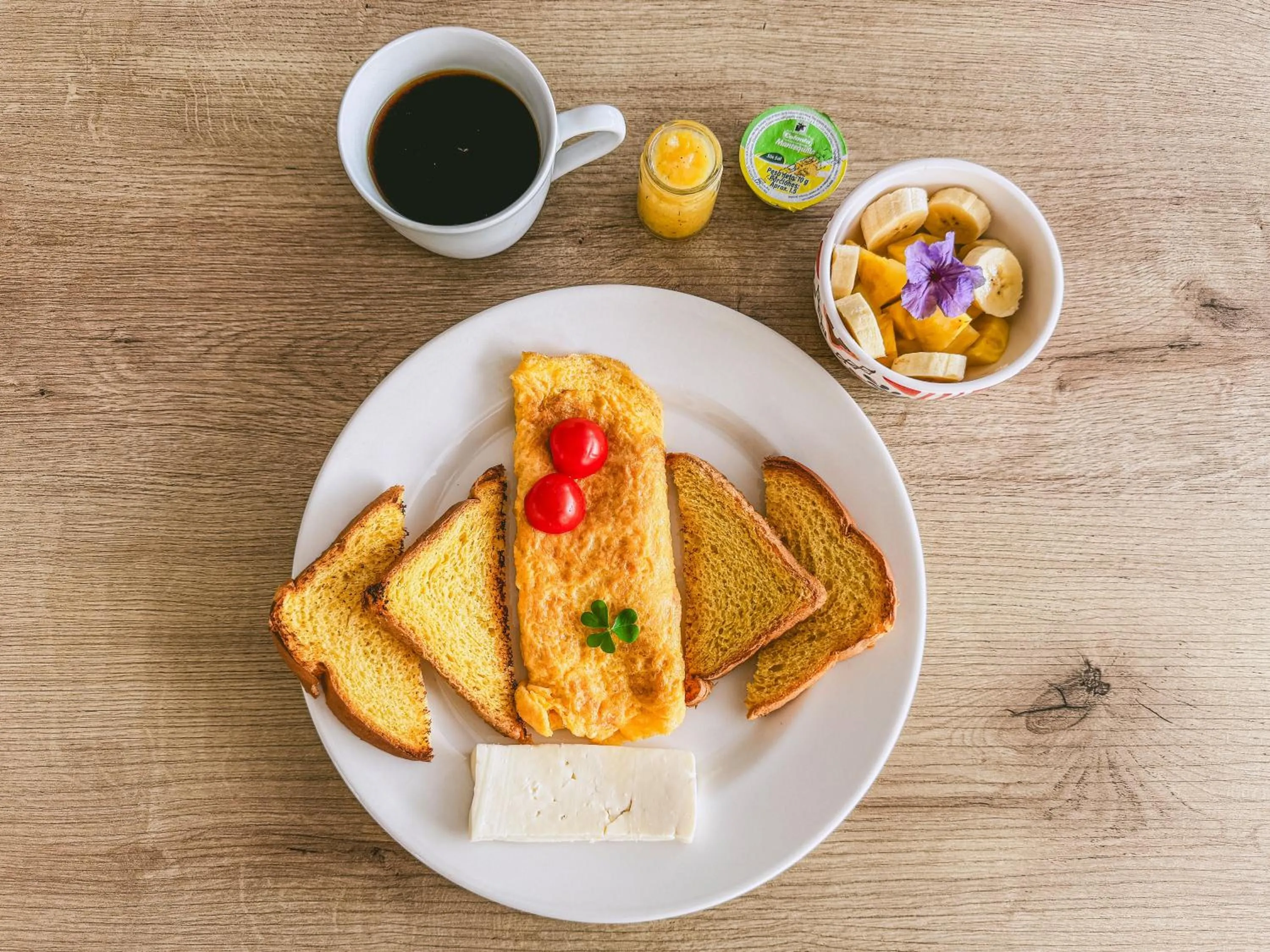 Breakfast in Tierra Maravilla