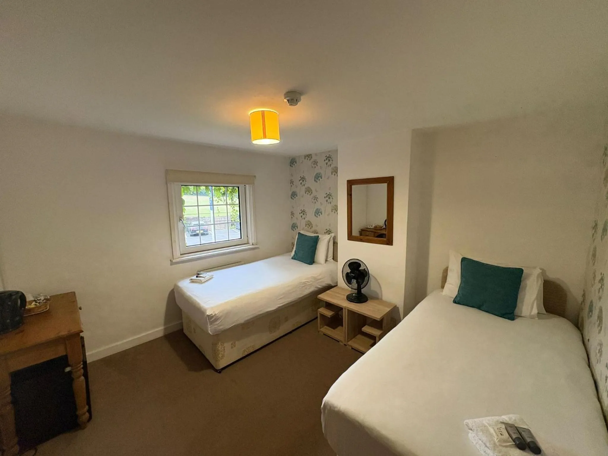 Bedroom, Bed in Trivelles Waterhall Country Gatwick Hotel & airport parking