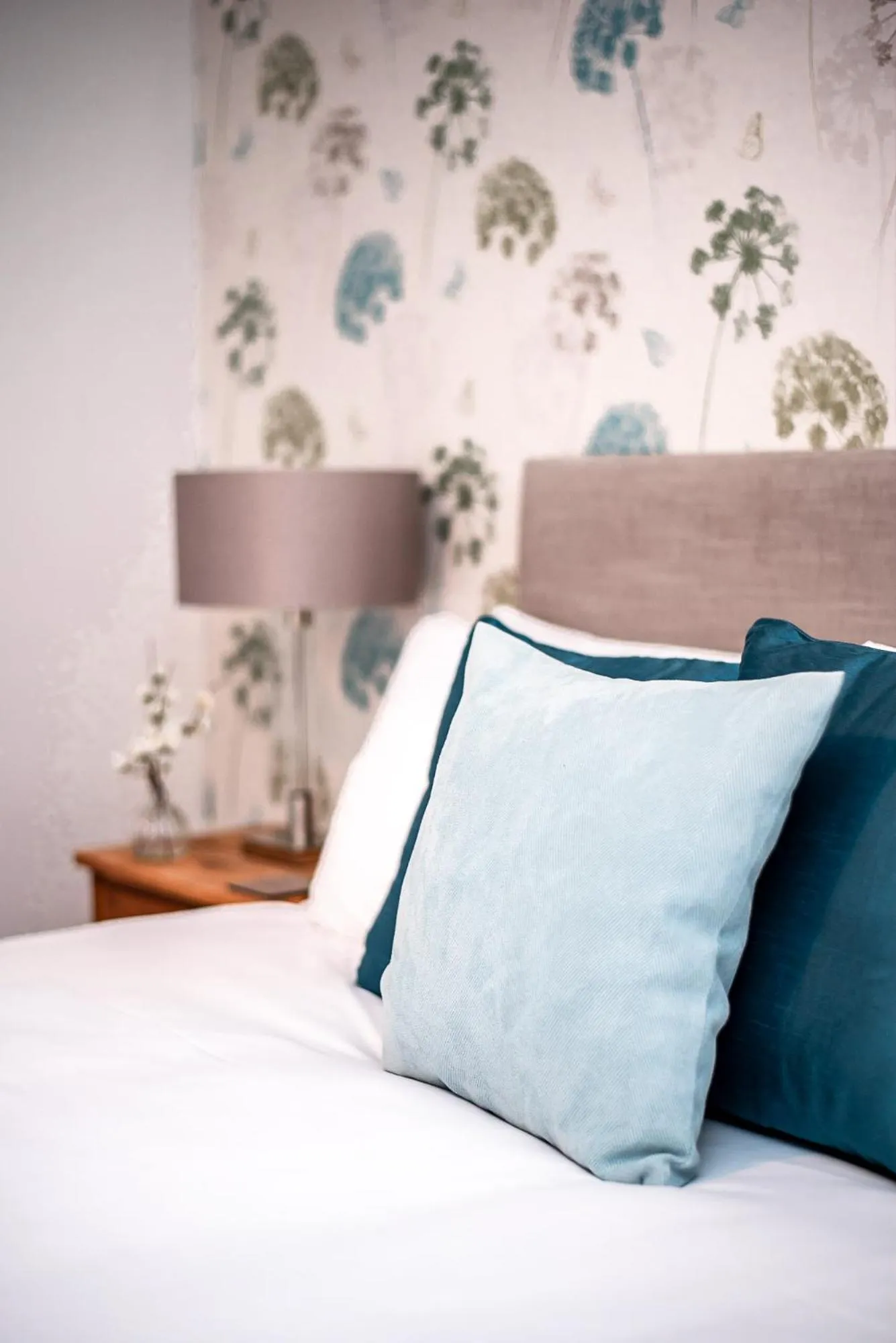 Bed in Trivelles Waterhall Country Gatwick Hotel & airport parking