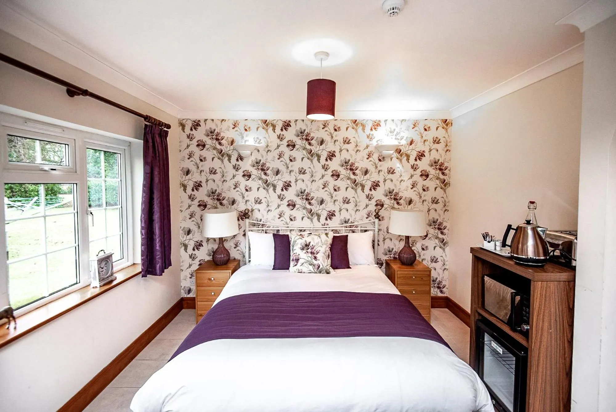 Photo of the whole room, Bed in Trivelles Waterhall Country Gatwick Hotel & airport parking