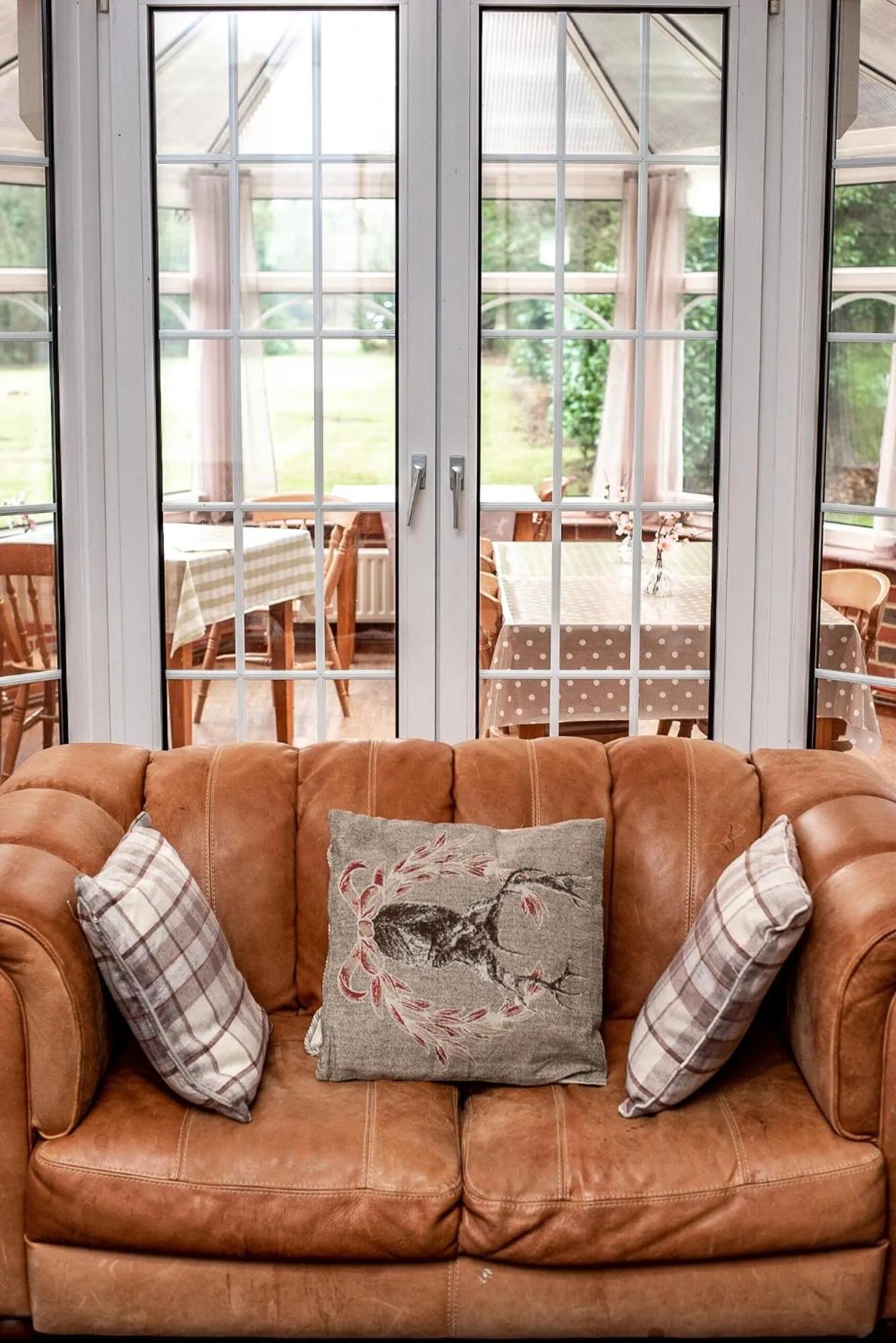 Seating area in Trivelles Waterhall Country Gatwick Hotel & airport parking