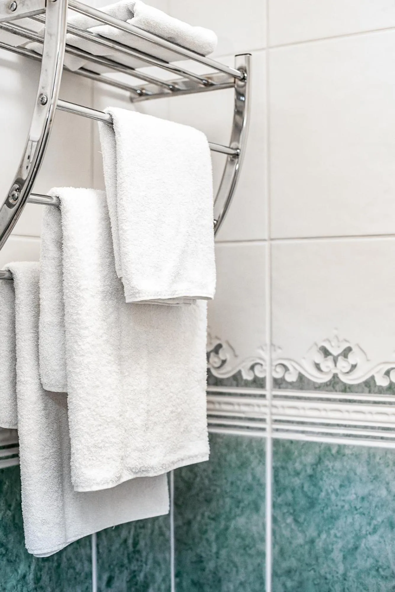 Bathroom in Trivelles Waterhall Country Gatwick Hotel & airport parking