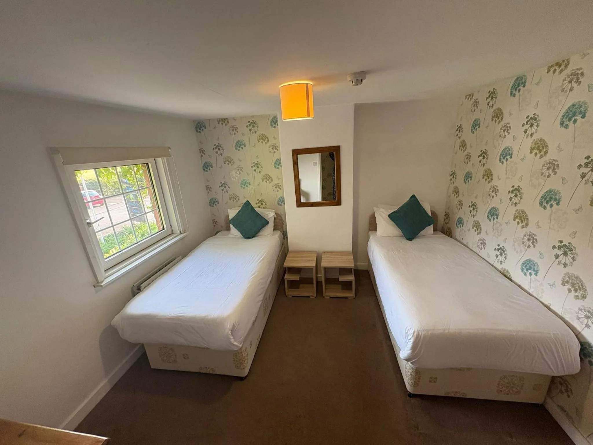 Bedroom, Bed in Trivelles Waterhall Country Gatwick Hotel & airport parking