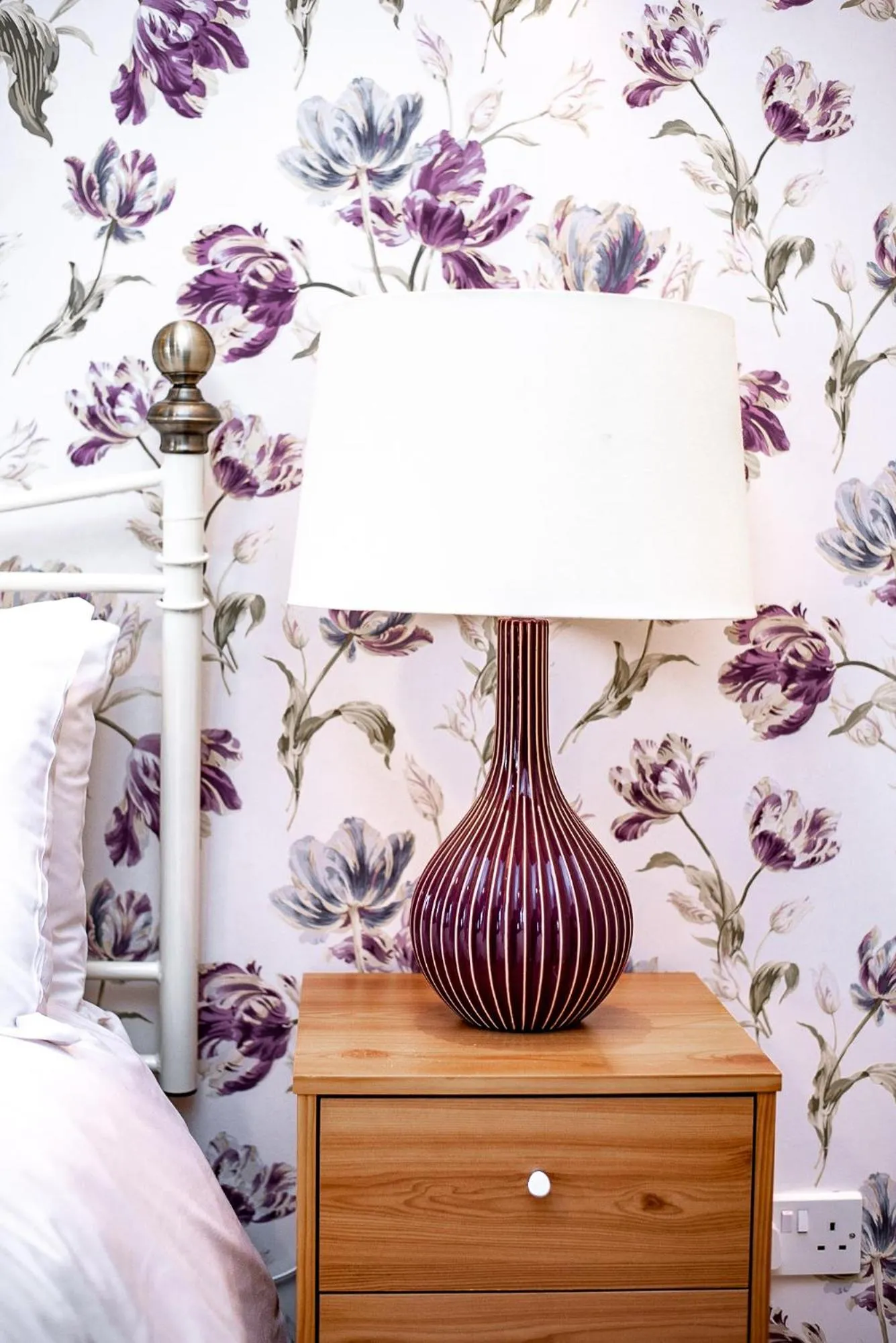 Decorative detail, Bed in Trivelles Waterhall Country Gatwick Hotel & airport parking