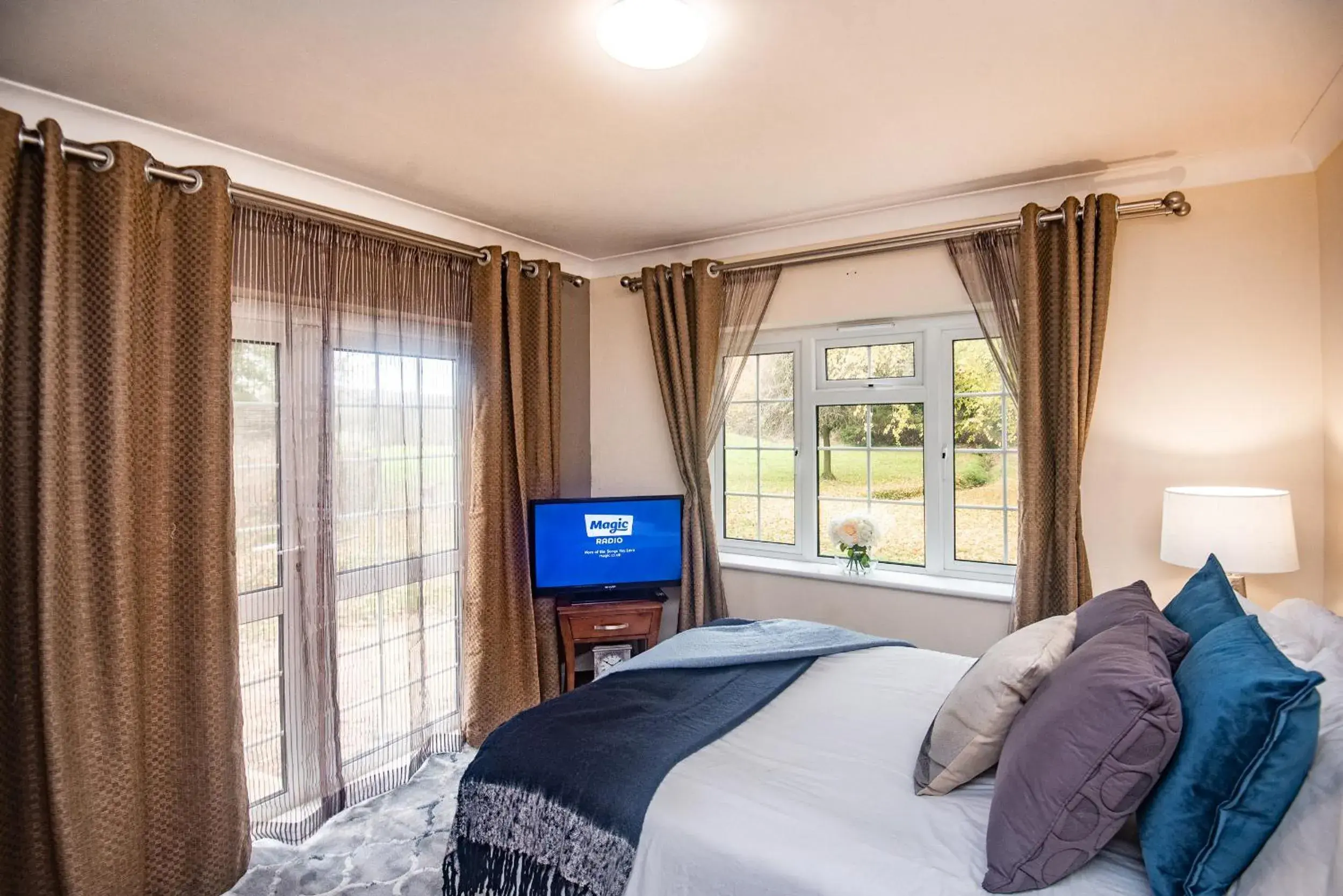 Double Room with Garden View in Trivelles Waterhall Country Gatwick Hotel & airport parking Double Room with Garden View in Trivelles Waterhall Country Gatwick Hotel & airport parking