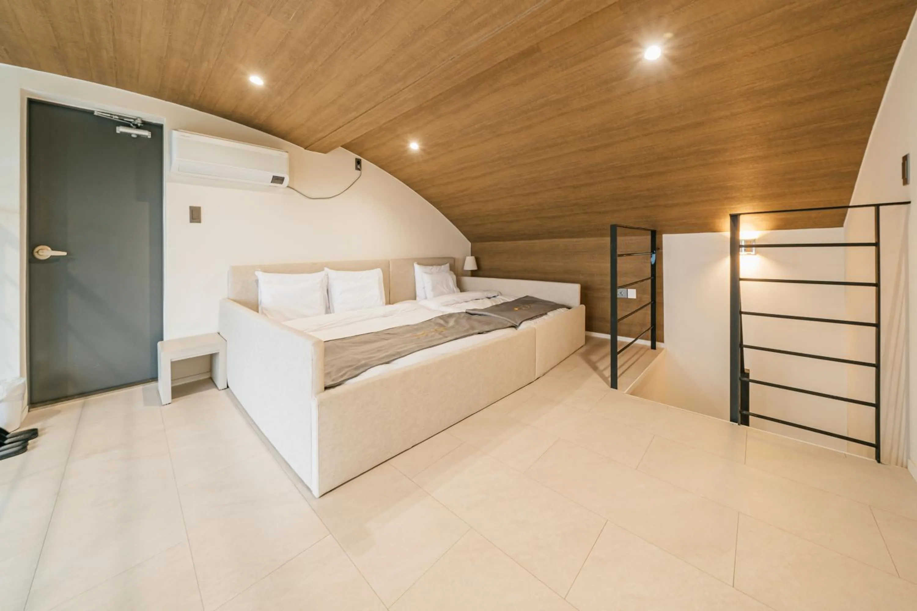 Bed in Haeilri Pool&SPA Hotel