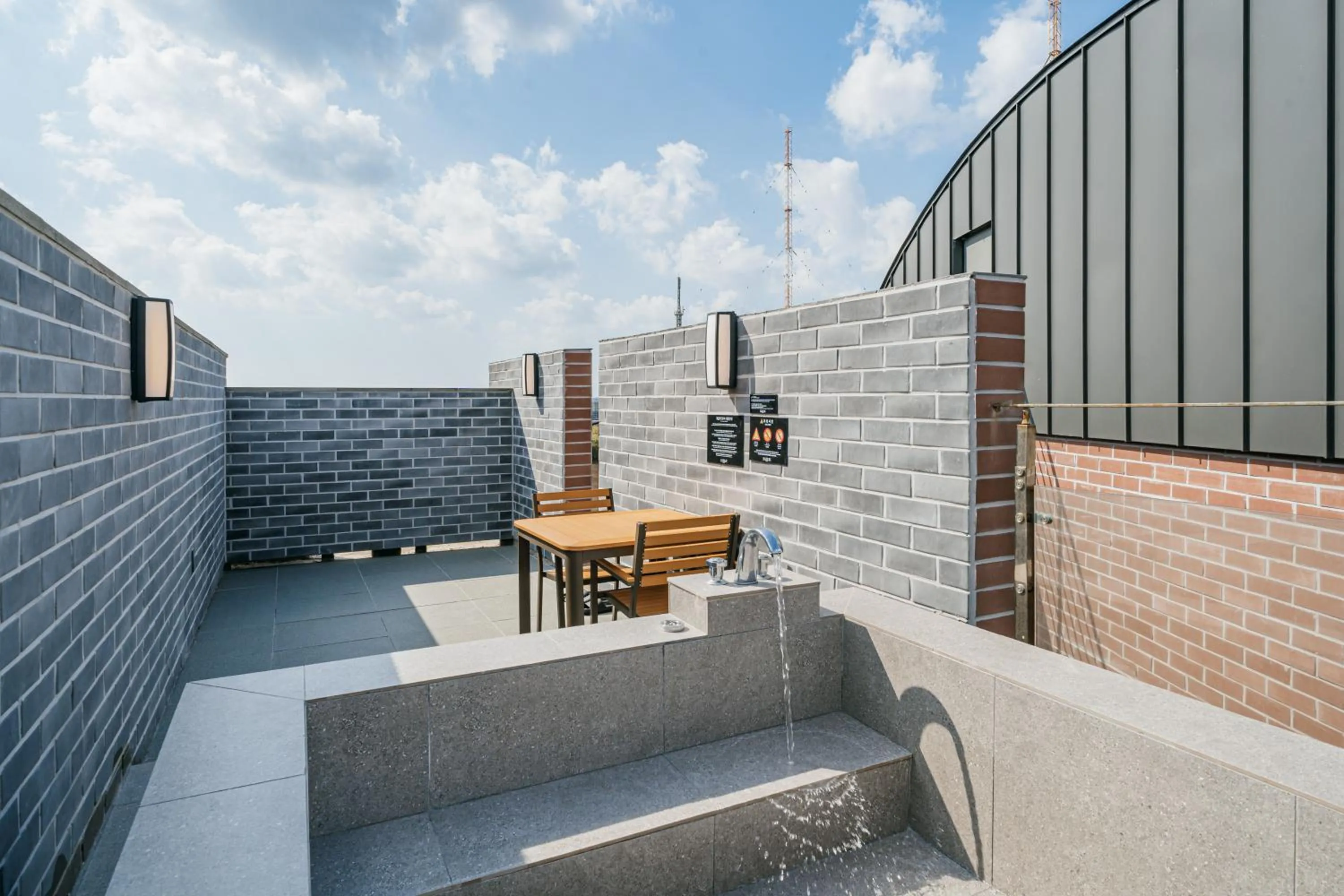 Haeilri Pool&SPA Hotel