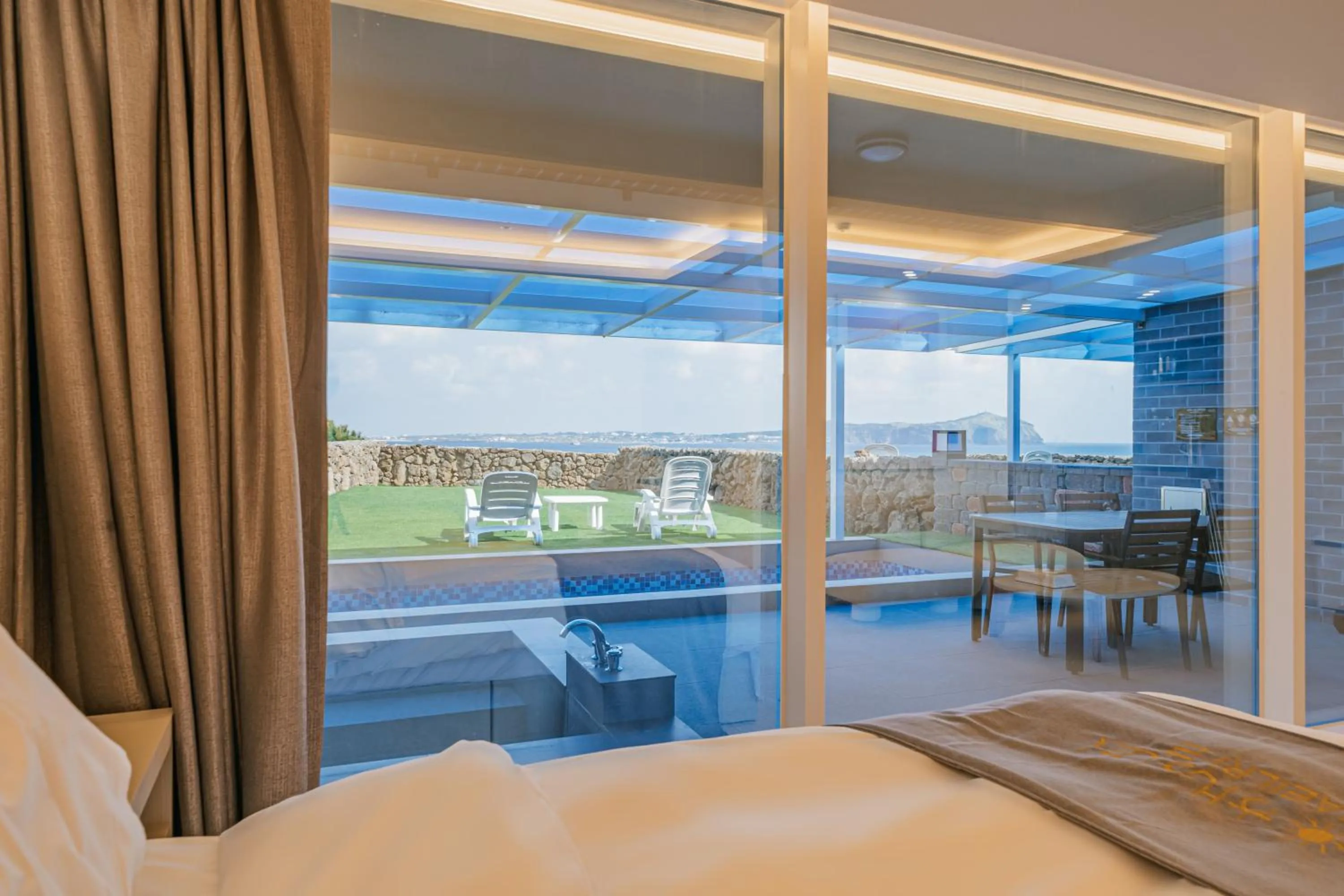 Bed in Haeilri Pool&SPA Hotel