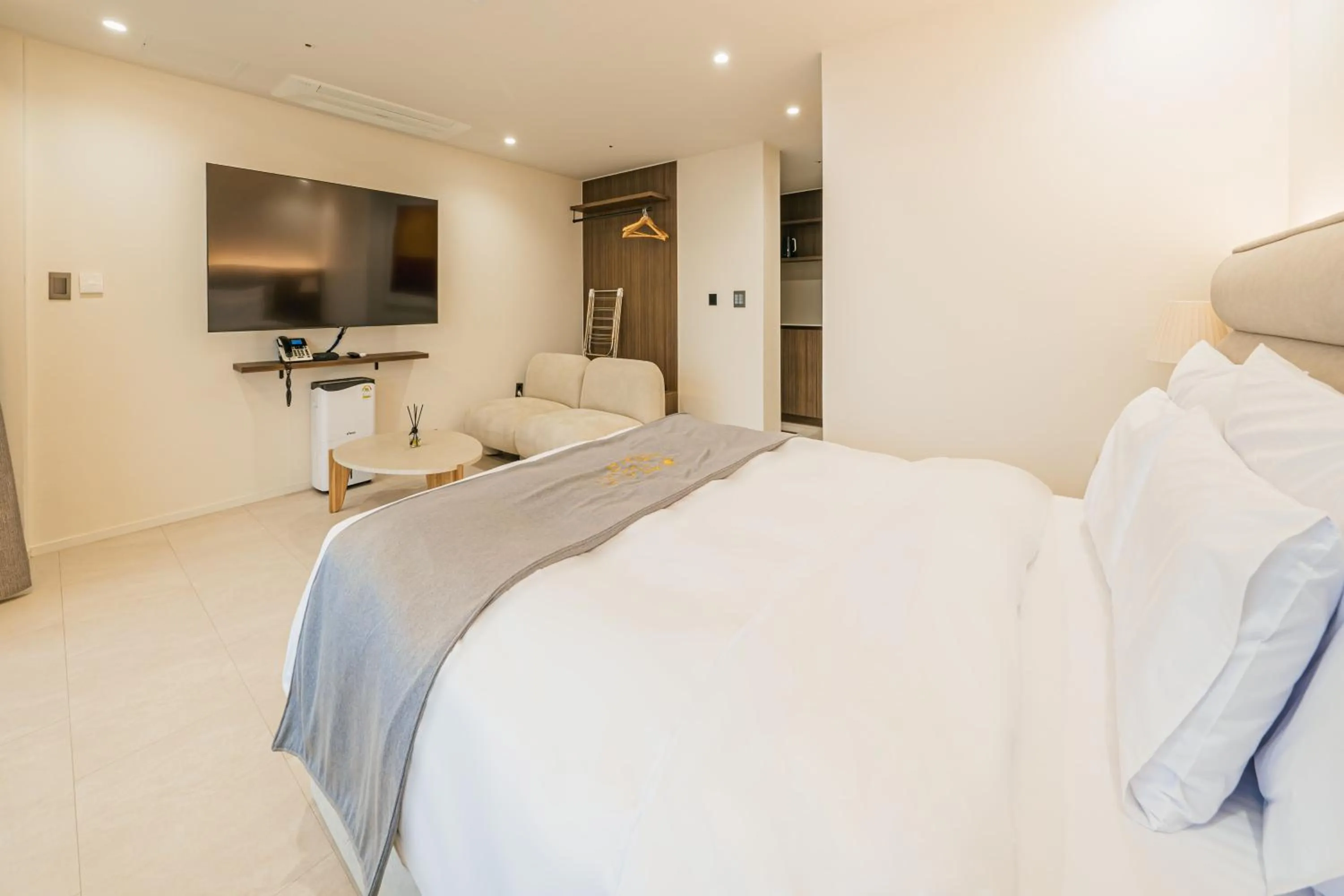 Bed in Haeilri Pool&SPA Hotel