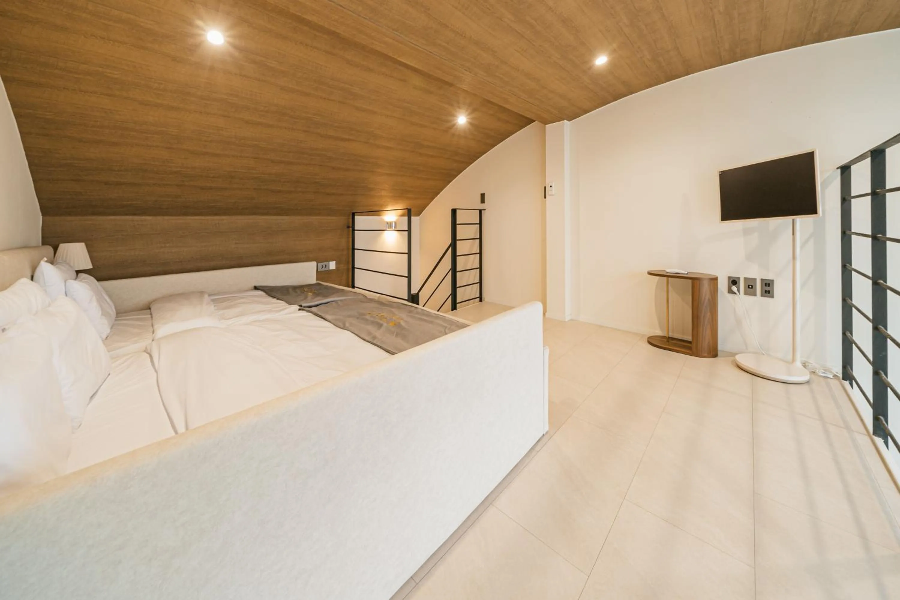 Bed in Haeilri Pool&SPA Hotel