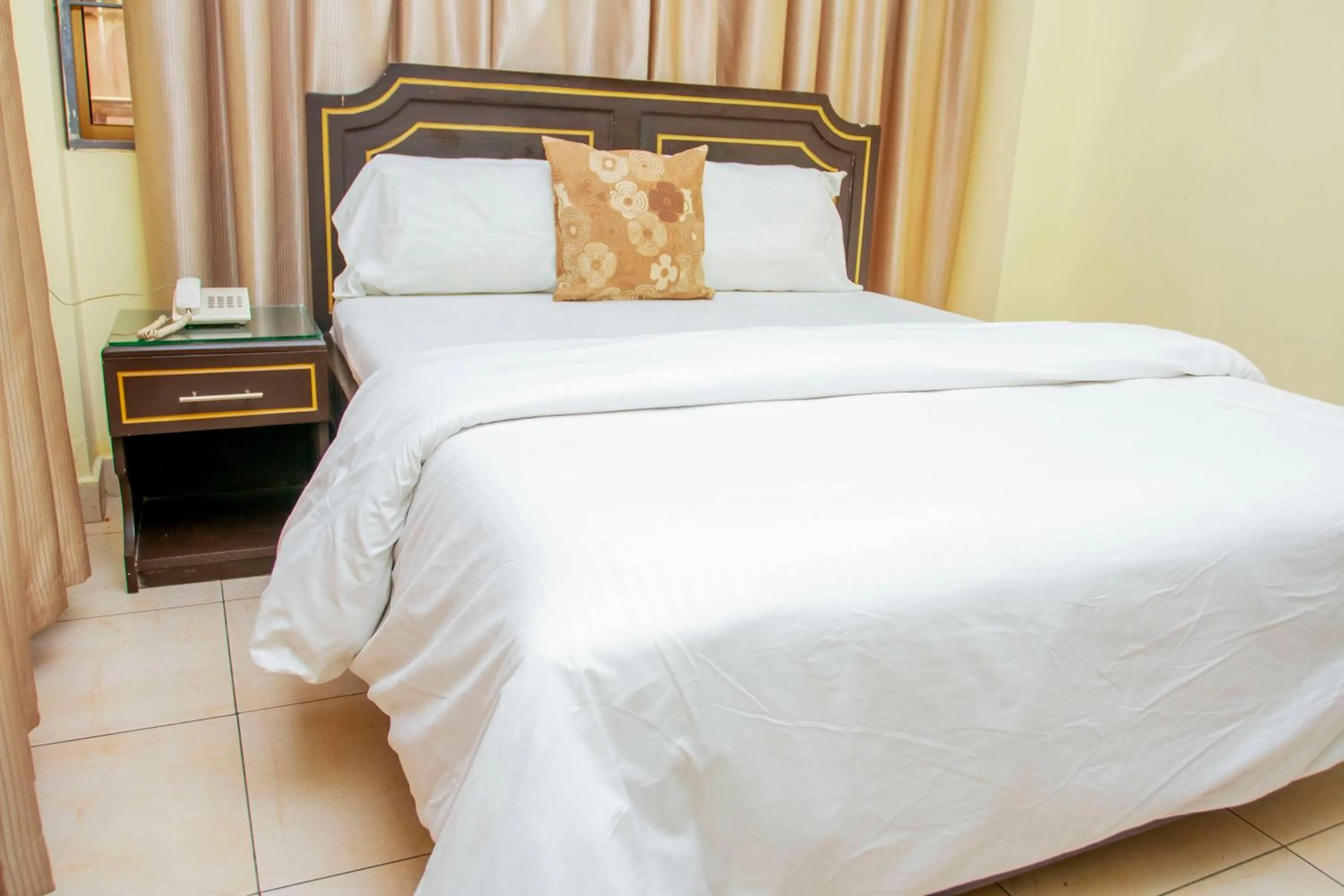 Bed in Sleep Inn Hotel - Kariakoo