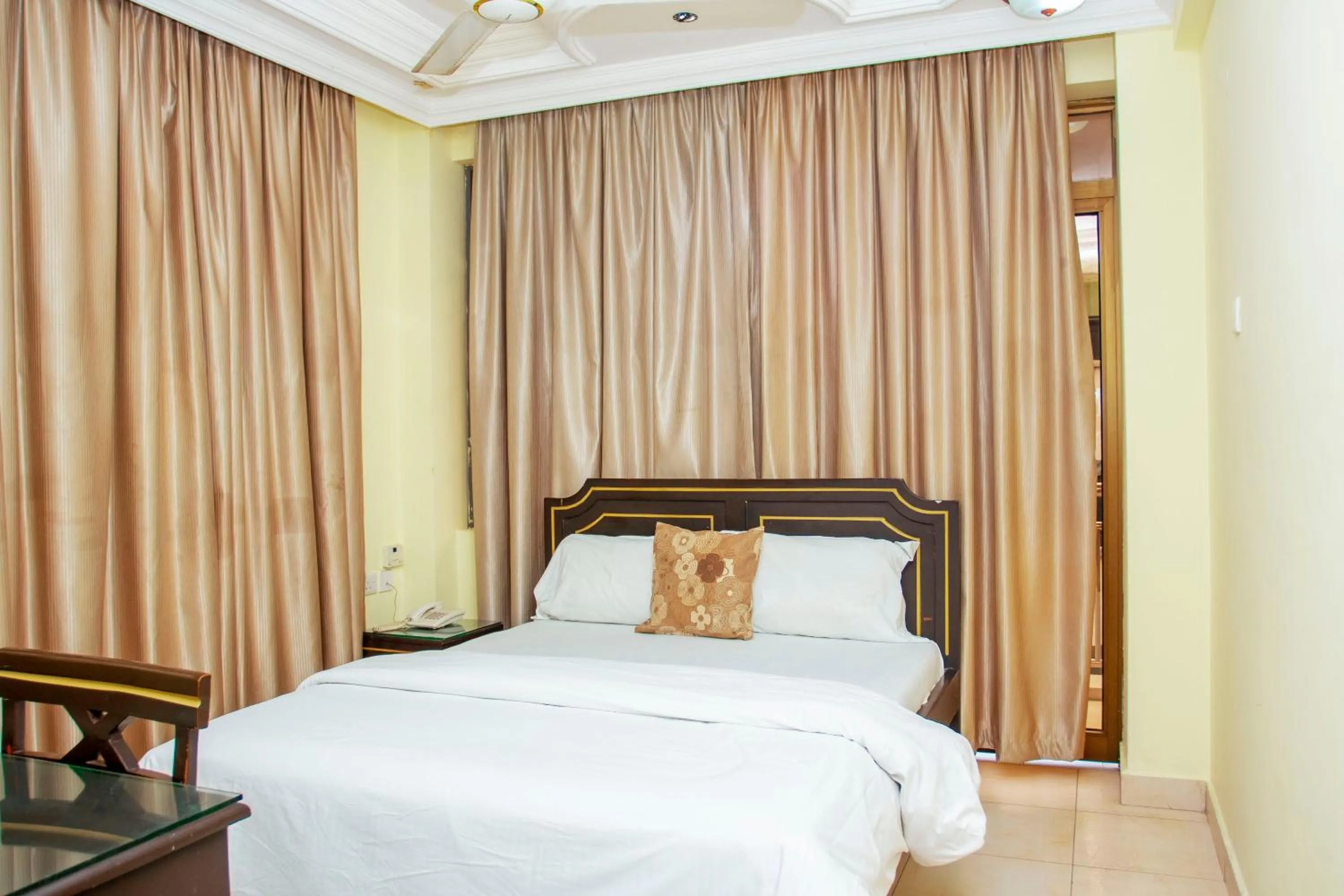 Bed in Sleep Inn Hotel - Kariakoo