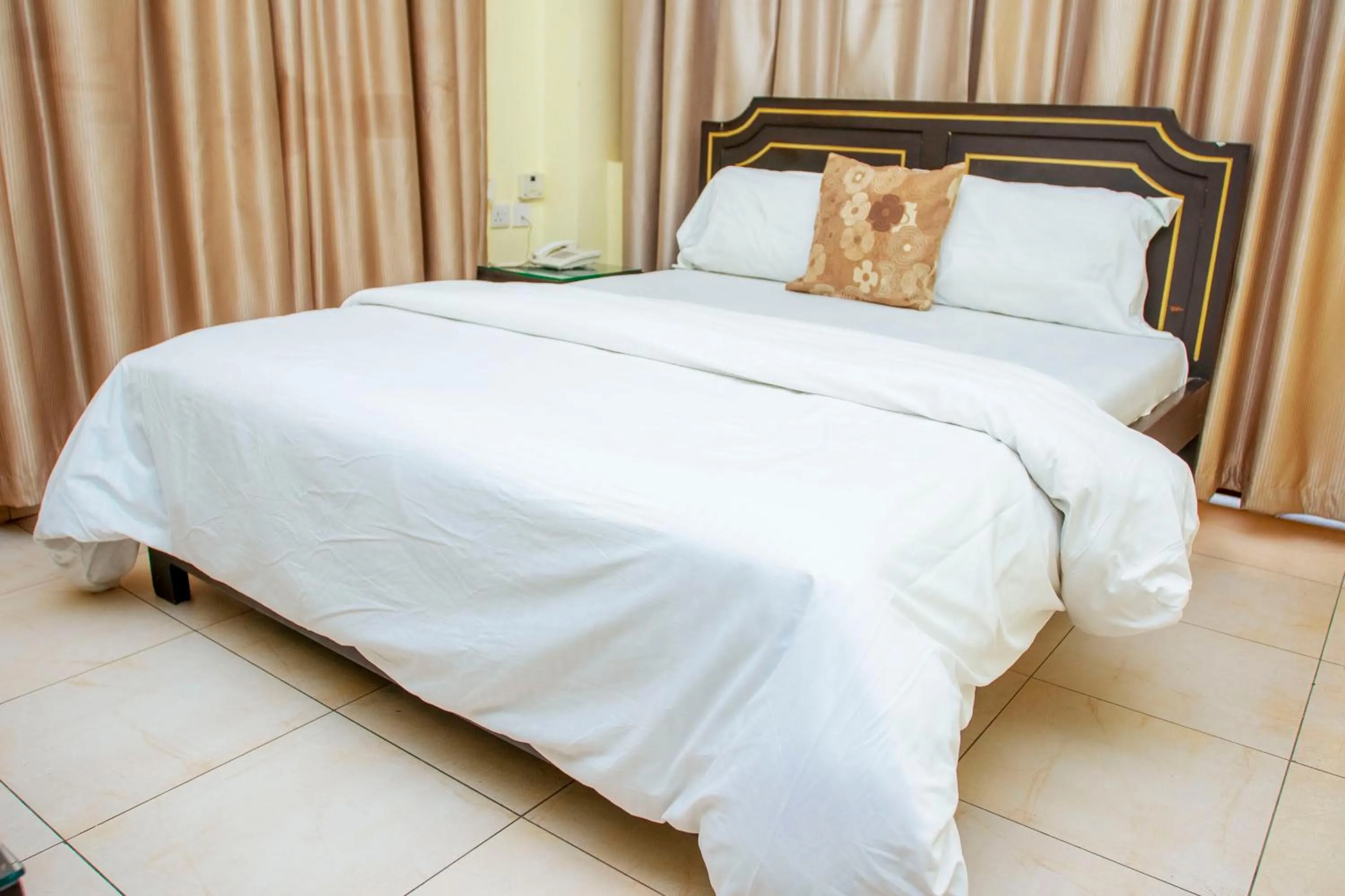 Bed in Sleep Inn Hotel - Kariakoo