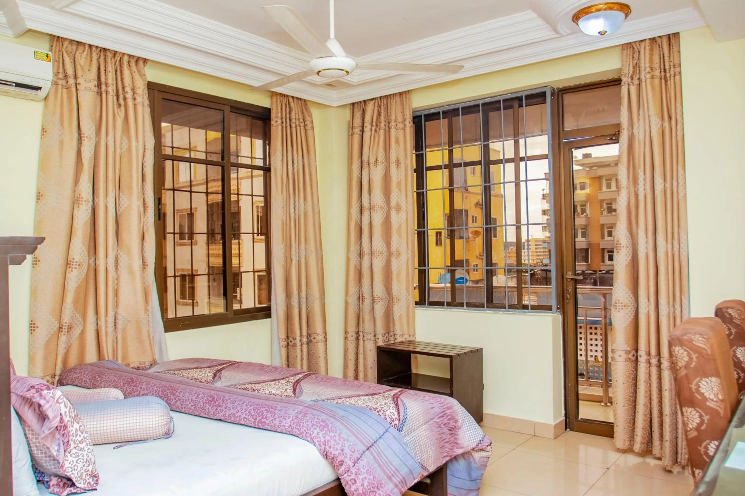 Bed in Sleep Inn Hotel - Kariakoo