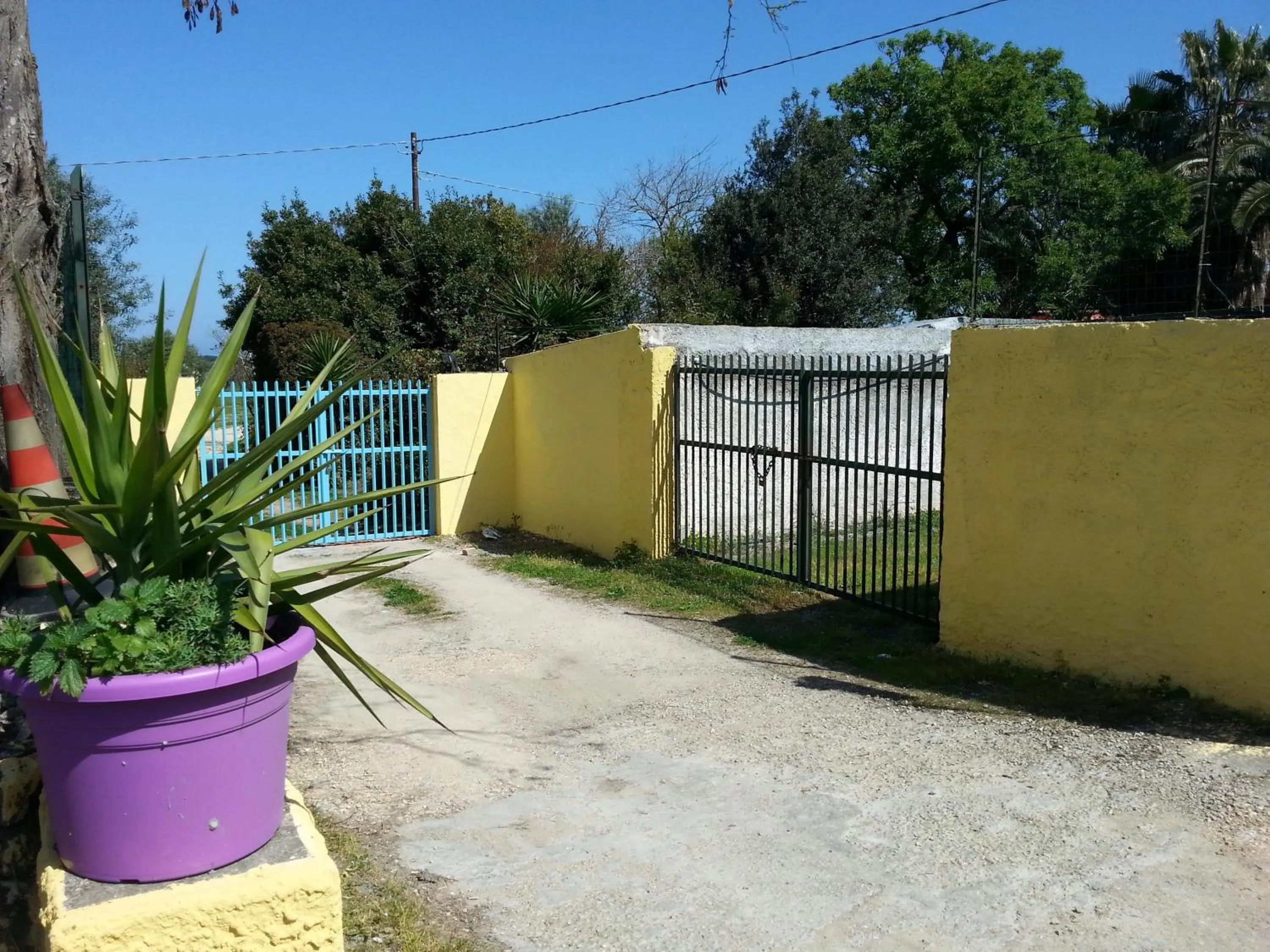 Other in casa di campagna dal pozzo