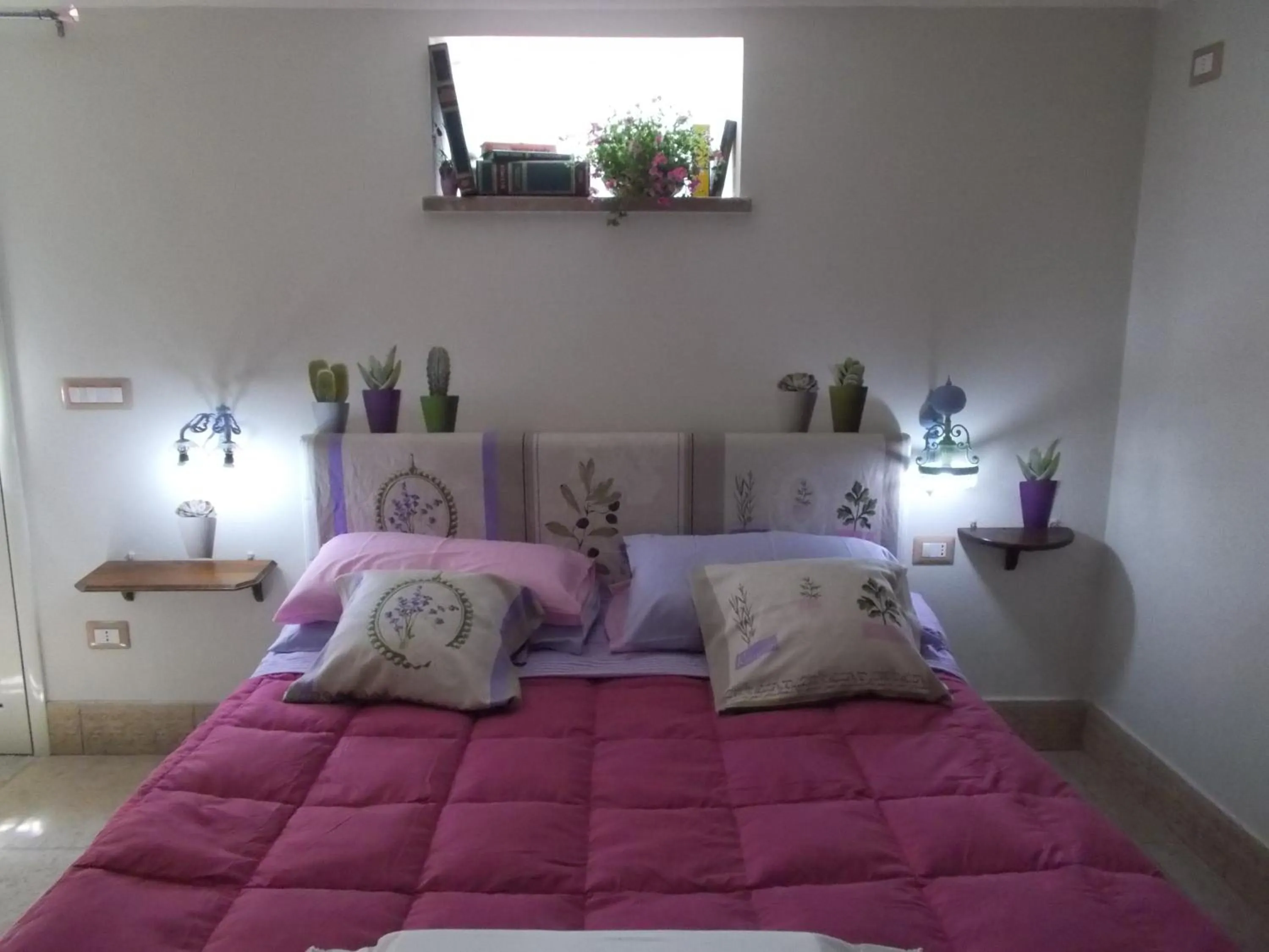 Shower, Bed in casa di campagna dal pozzo