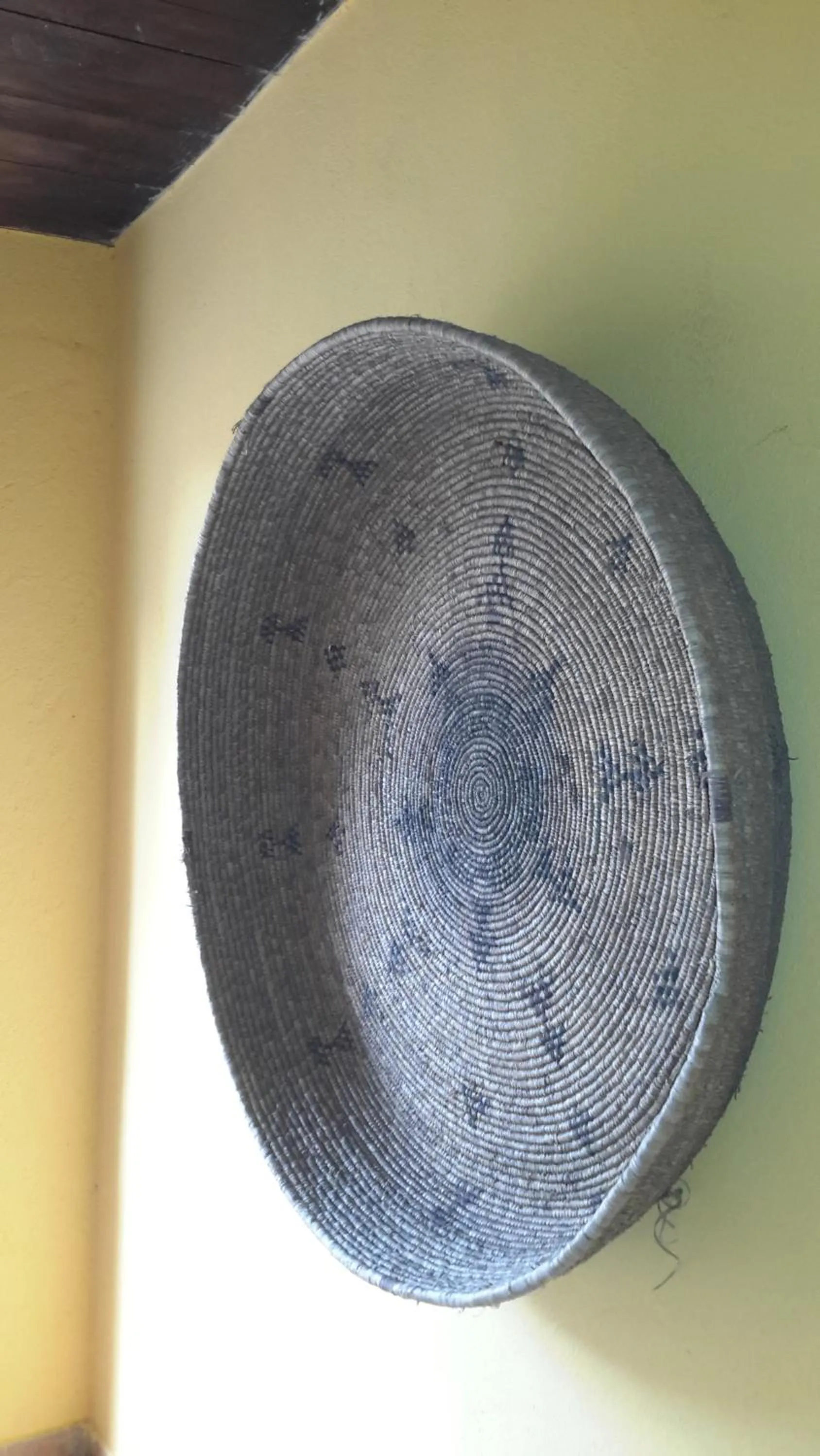 Decorative detail in casa di campagna dal pozzo