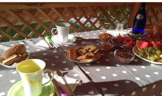 Breakfast in casa di campagna dal pozzo