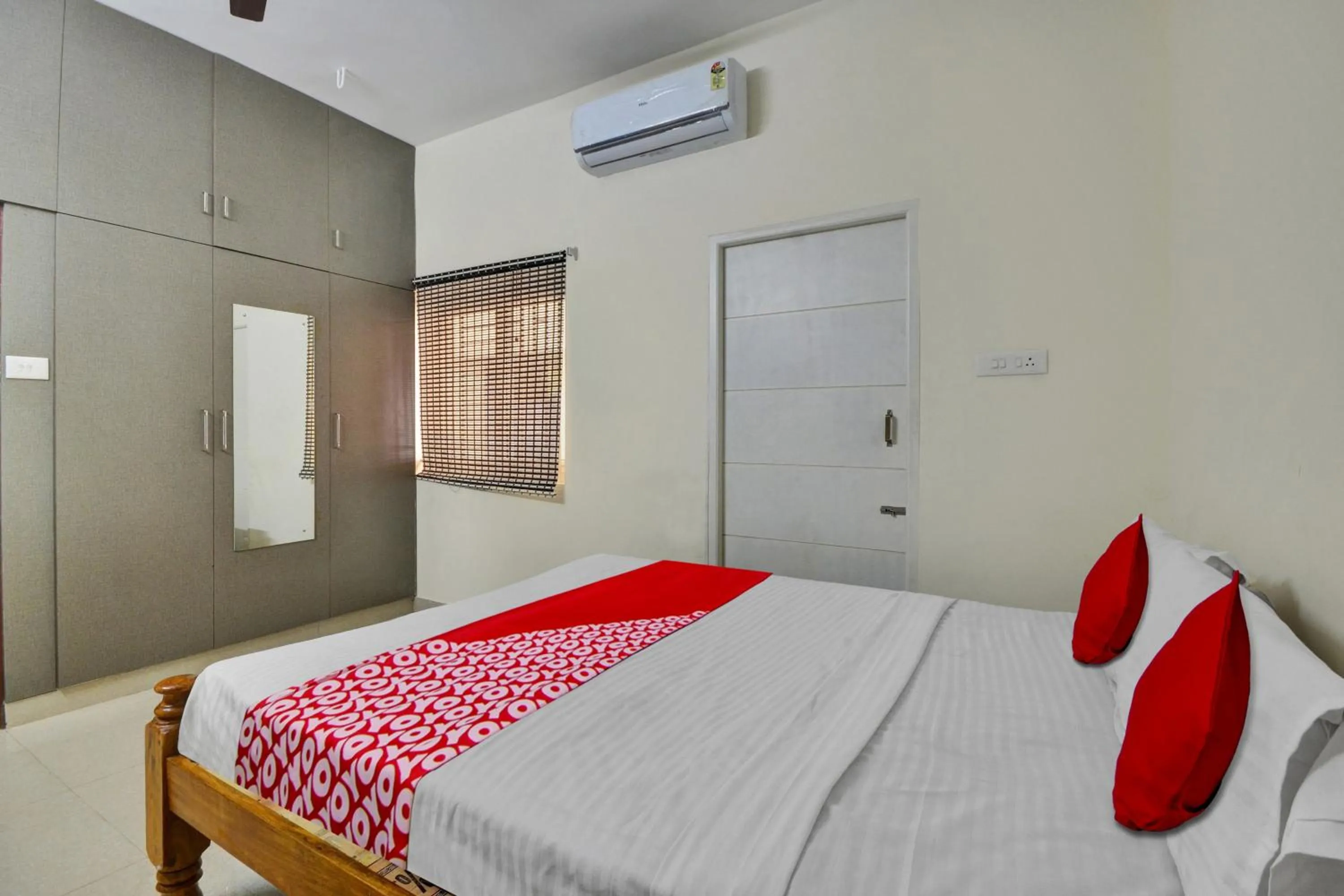 Facade/entrance, Bed in Hotel O Hotel Snowdrop