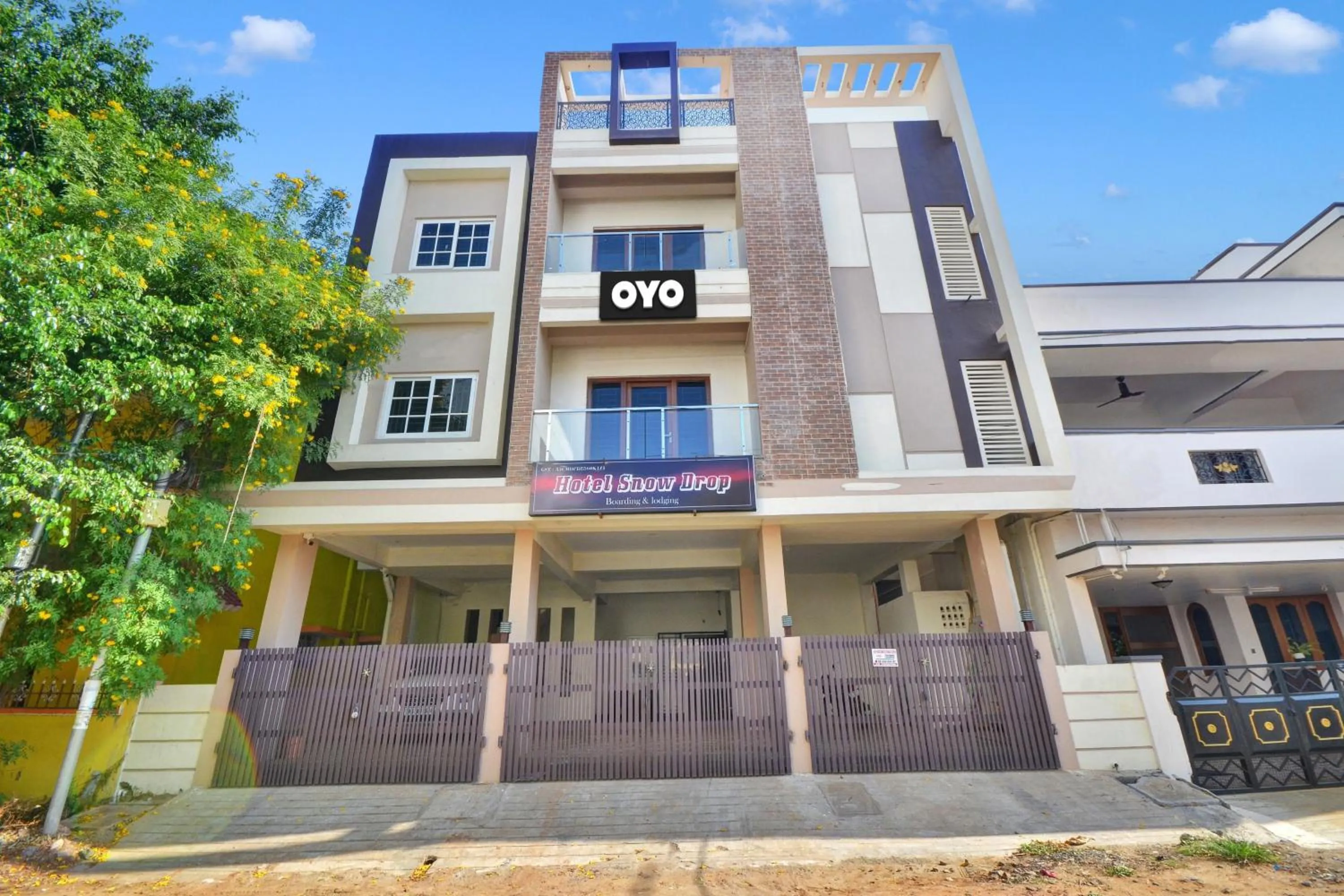 Facade/entrance in Hotel O Hotel Snowdrop